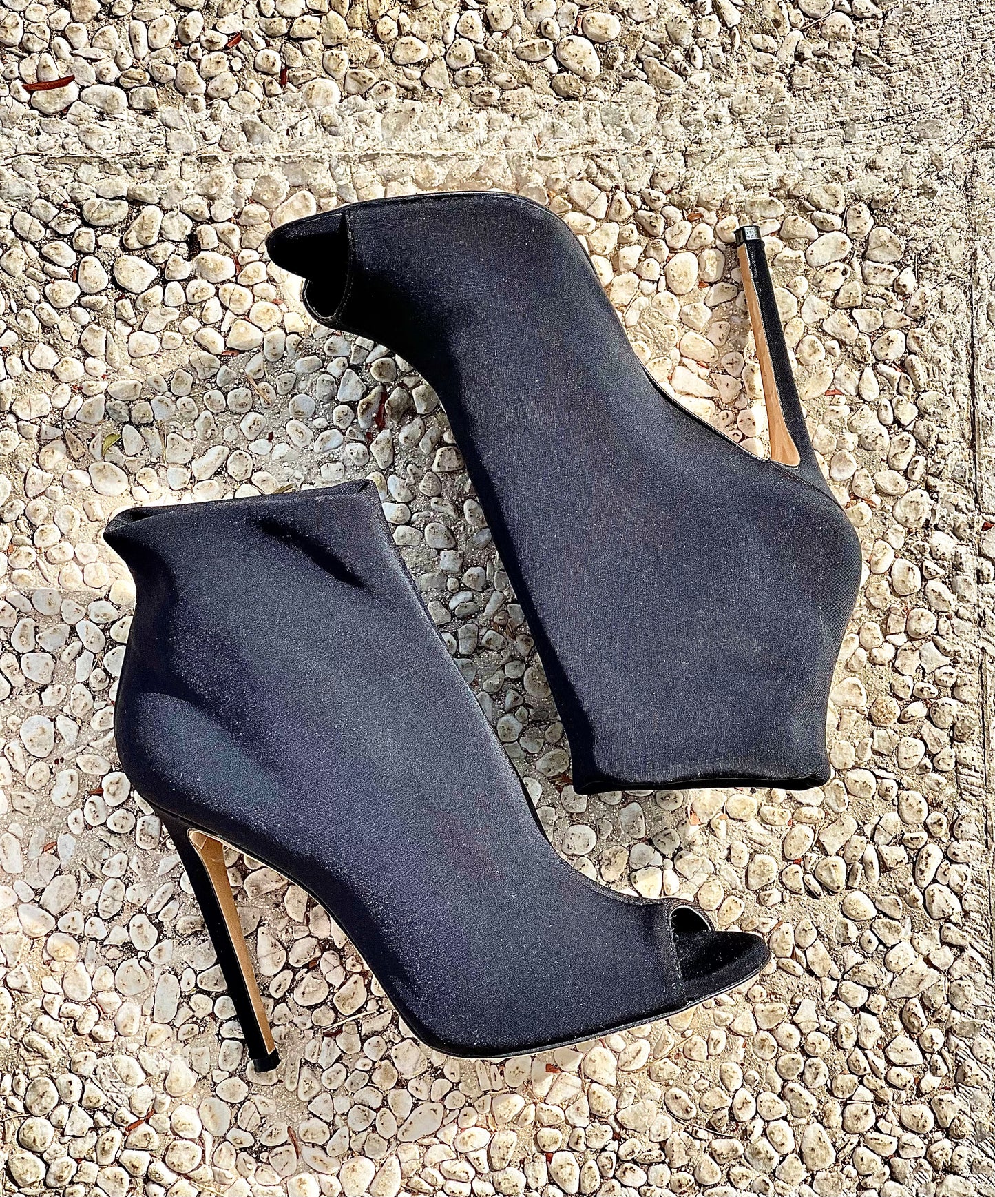 MAUVE LYCRA BLACK