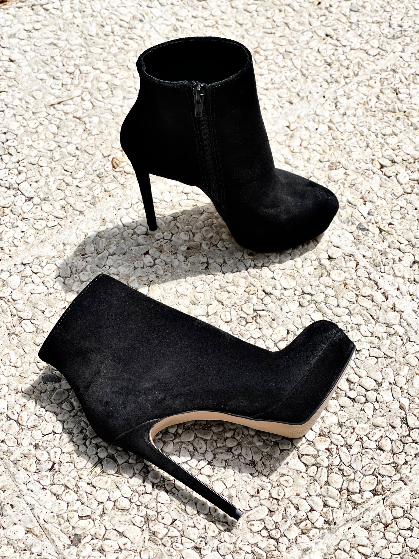 LOREN BLACK SUEDE