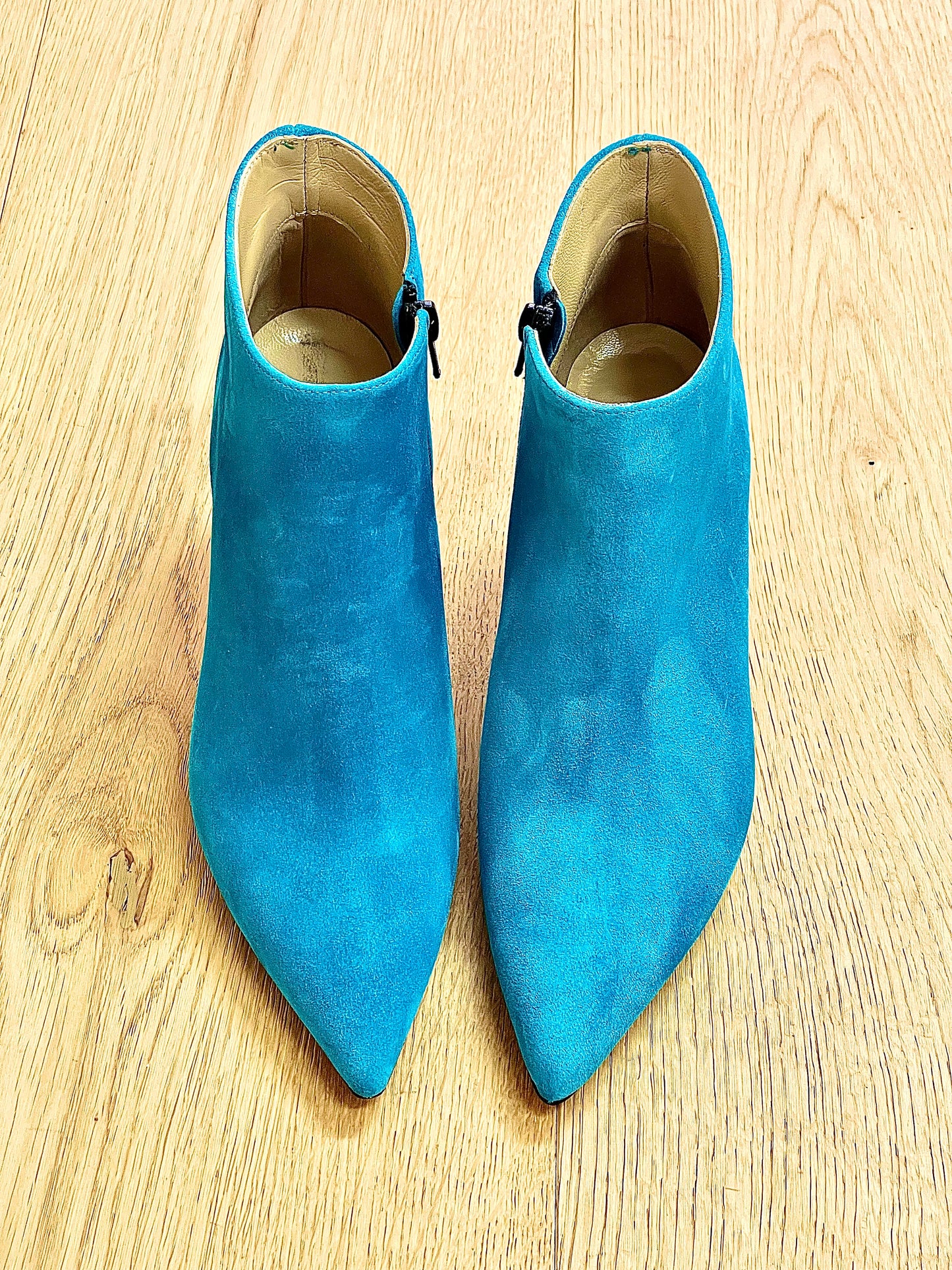 TURQUOISE SUEDE NICK