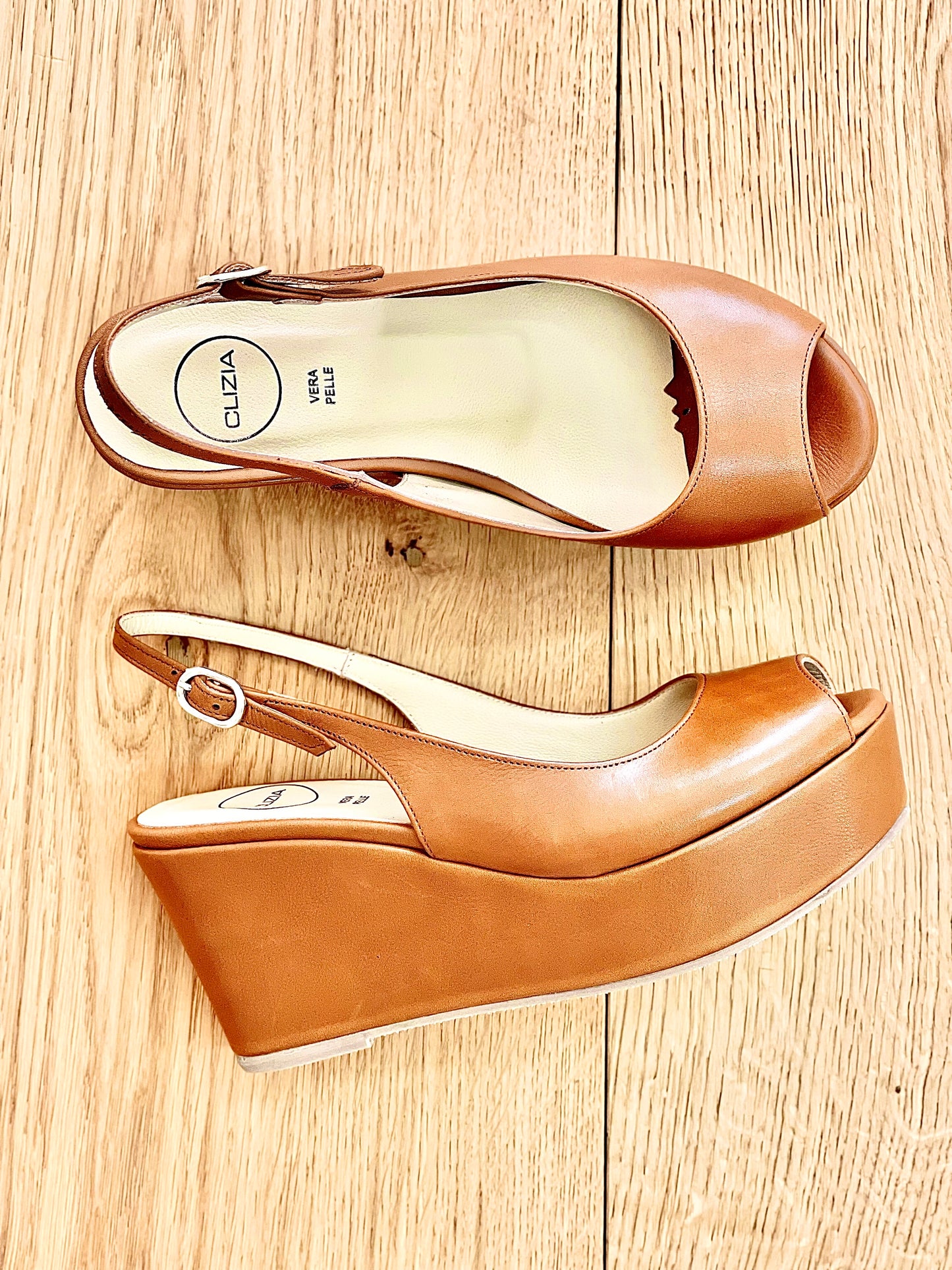 COGNAC LEATHER BOGOTA
