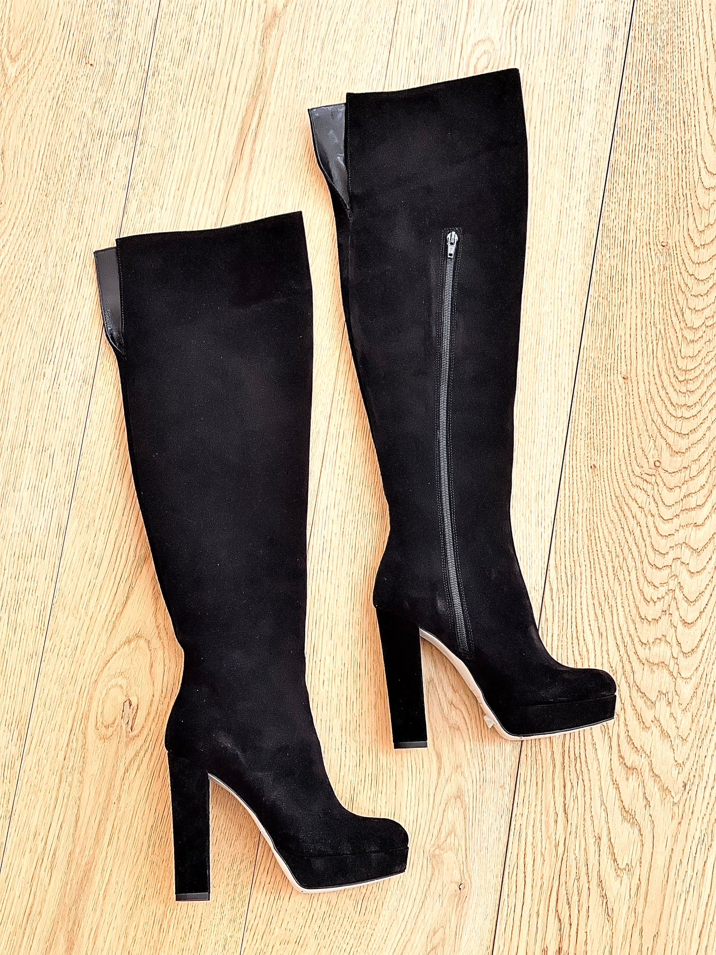 KRISTEN BLACK SUEDE