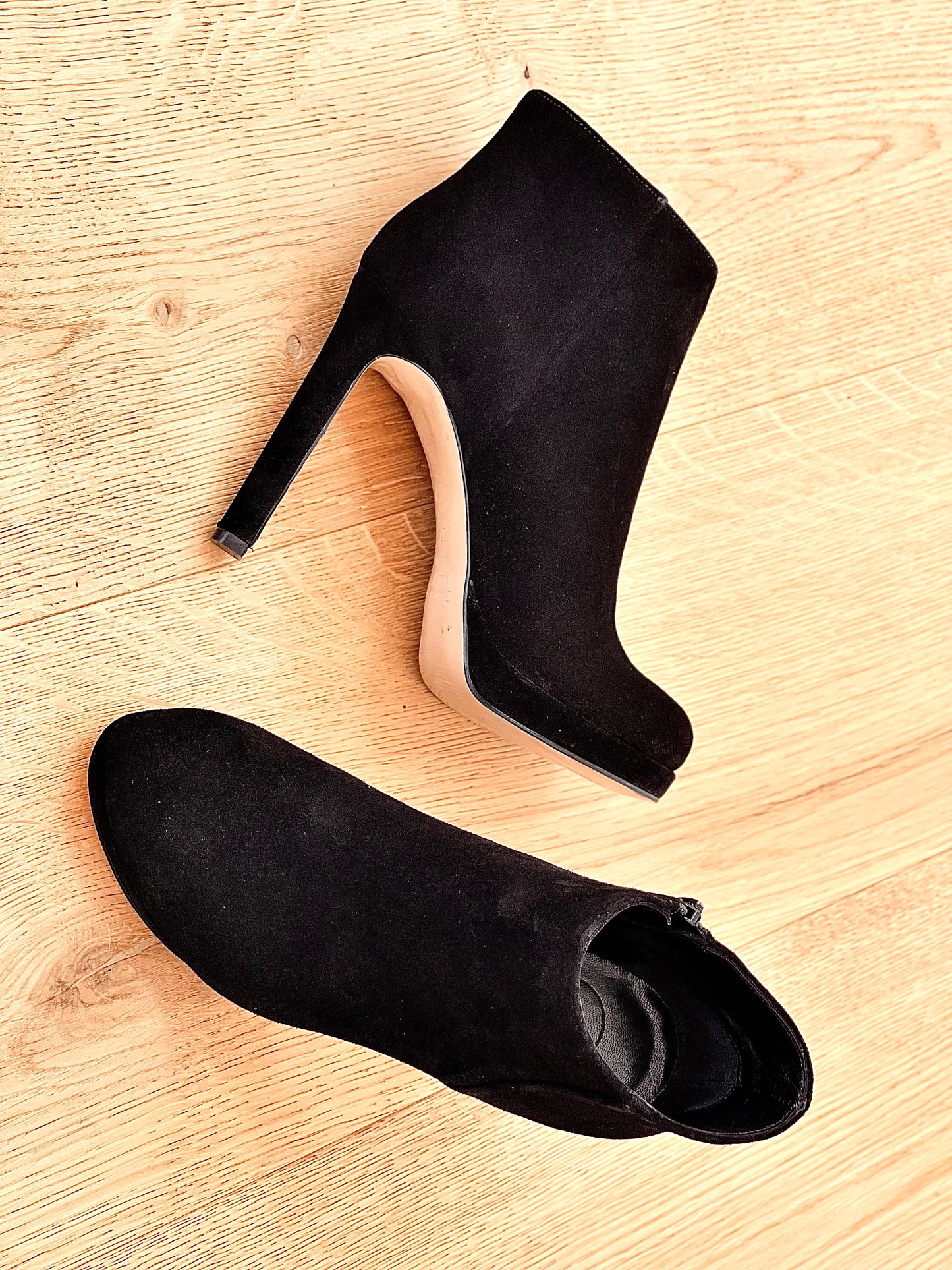 JIM BLACK SUEDE