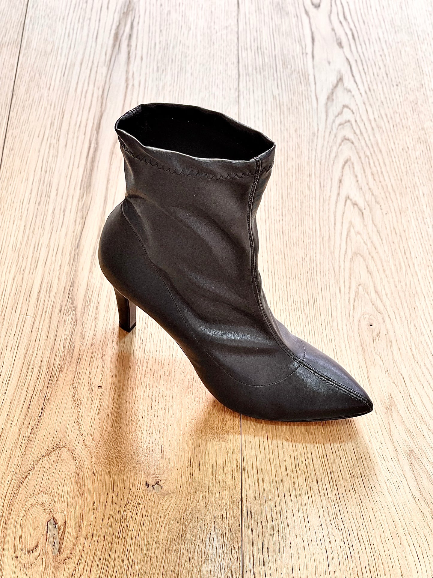 HOLLY LEATHER BLACK