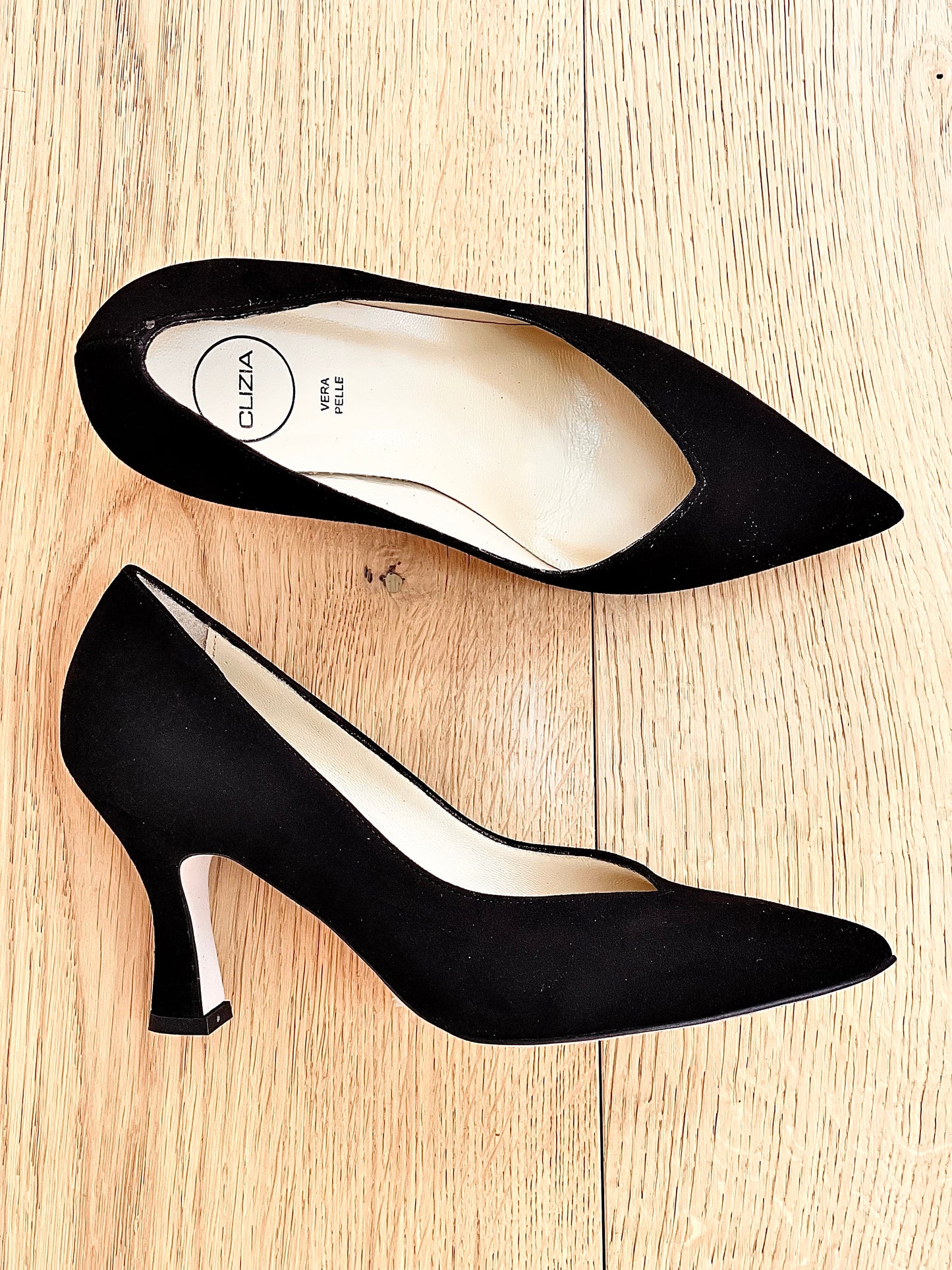 BLACK SUEDE AMALIA