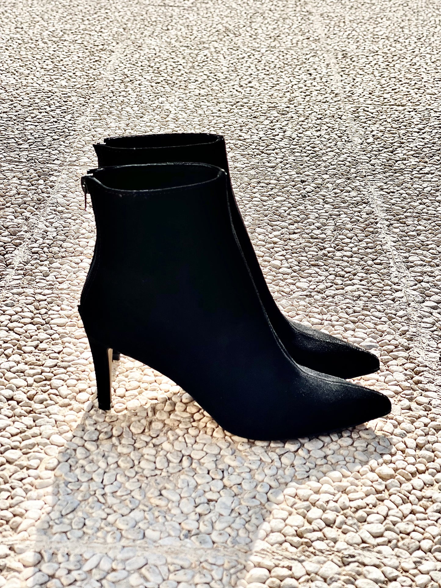 IRIS BLACK SUEDE
