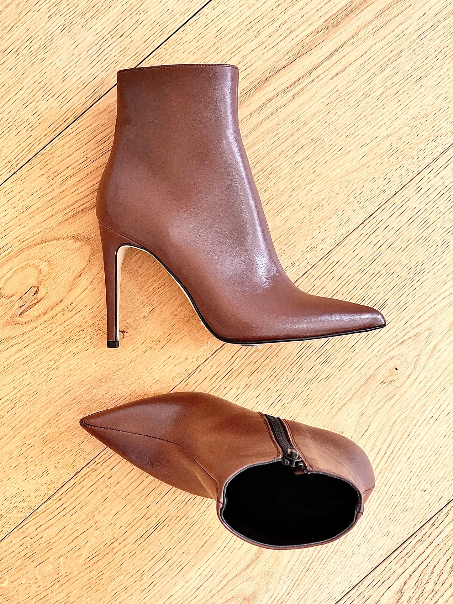 BORN BROWN LEATHER