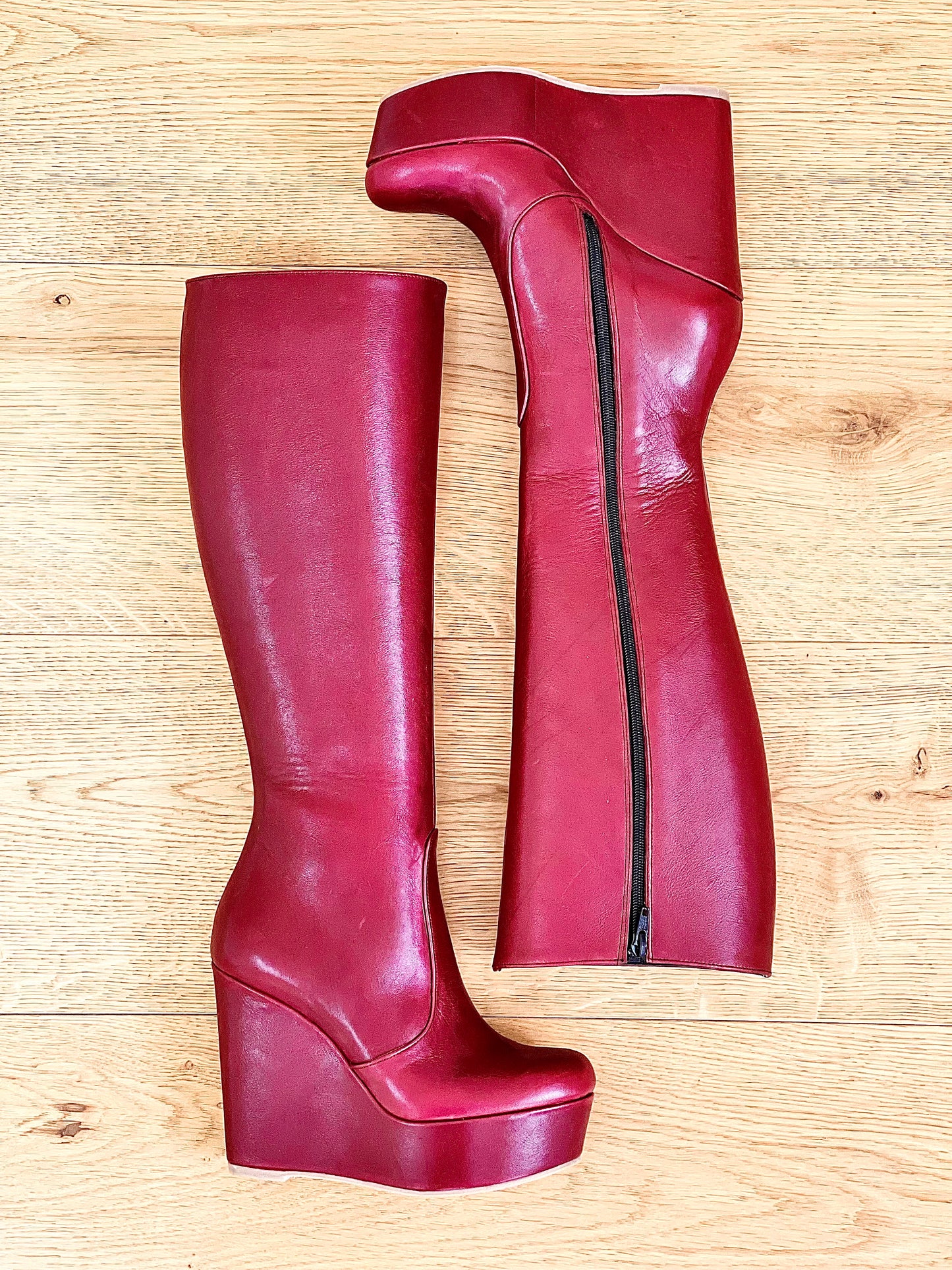 BURGUNDY LEATHER SAM