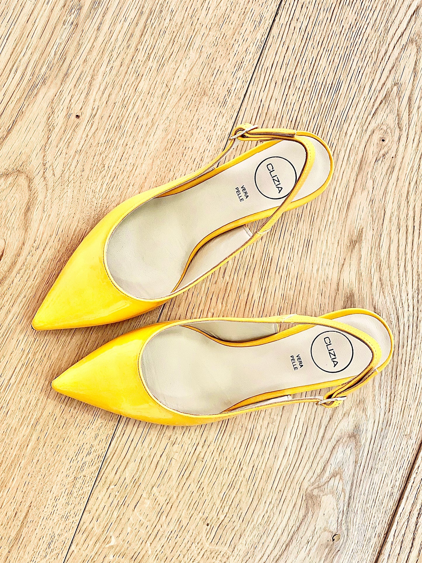 SONIA YELLOW PAINT