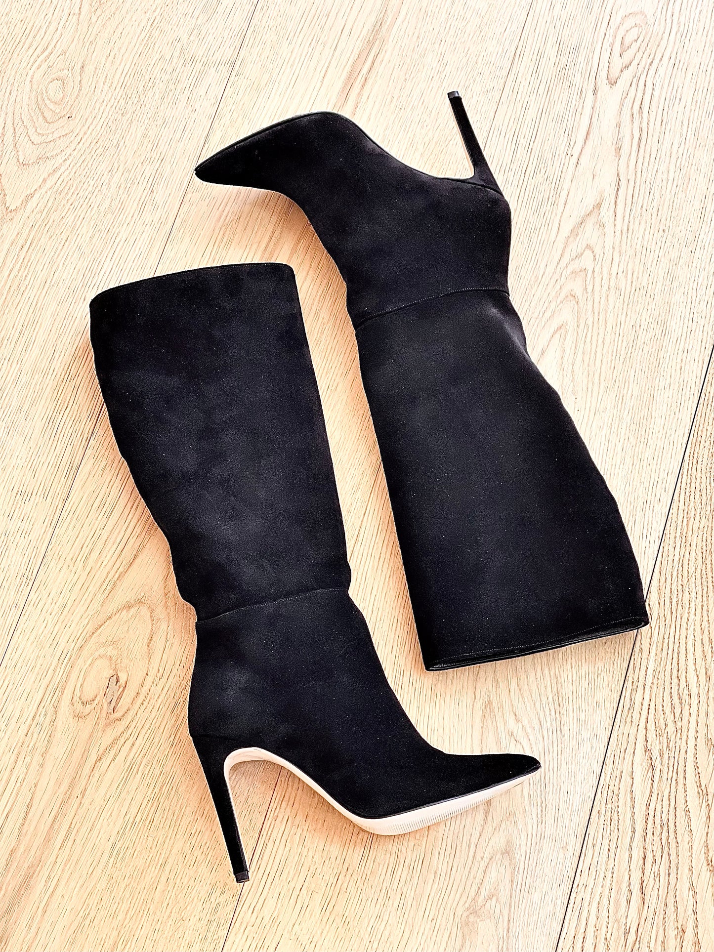 MAYA BLACK SUEDE