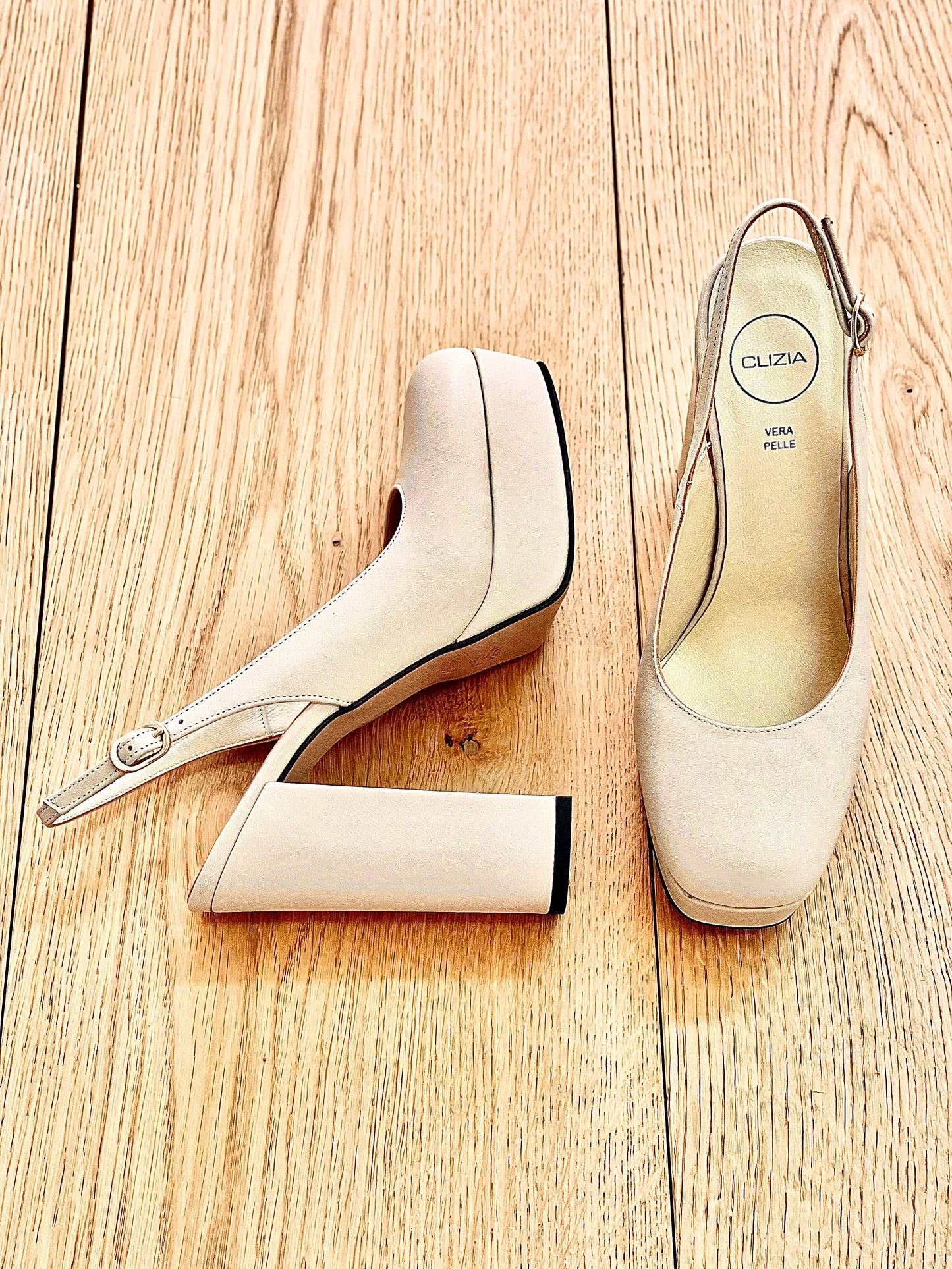 SHARON BEIGE LEATHER