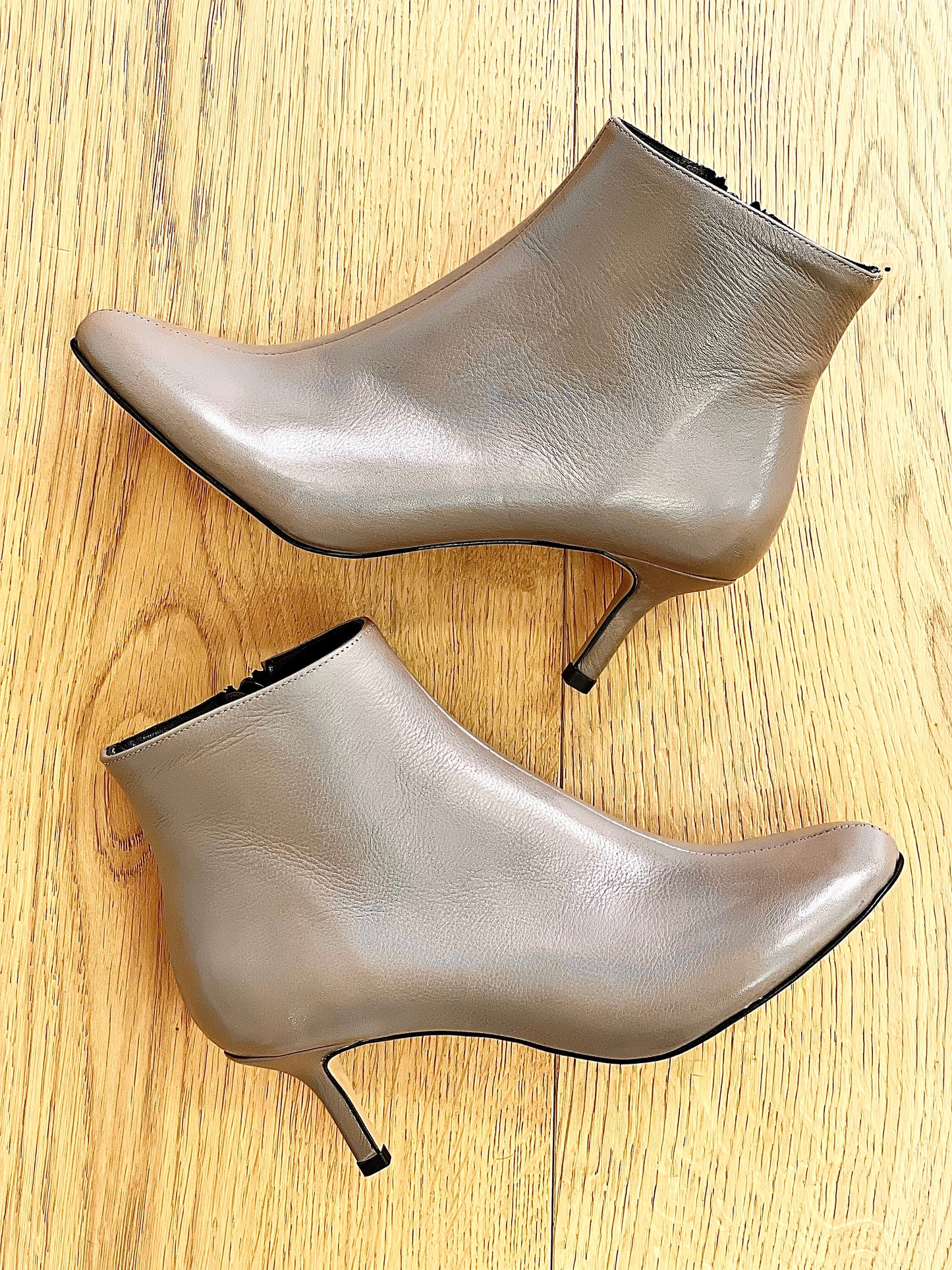 HEDO TAUPE LEATHER