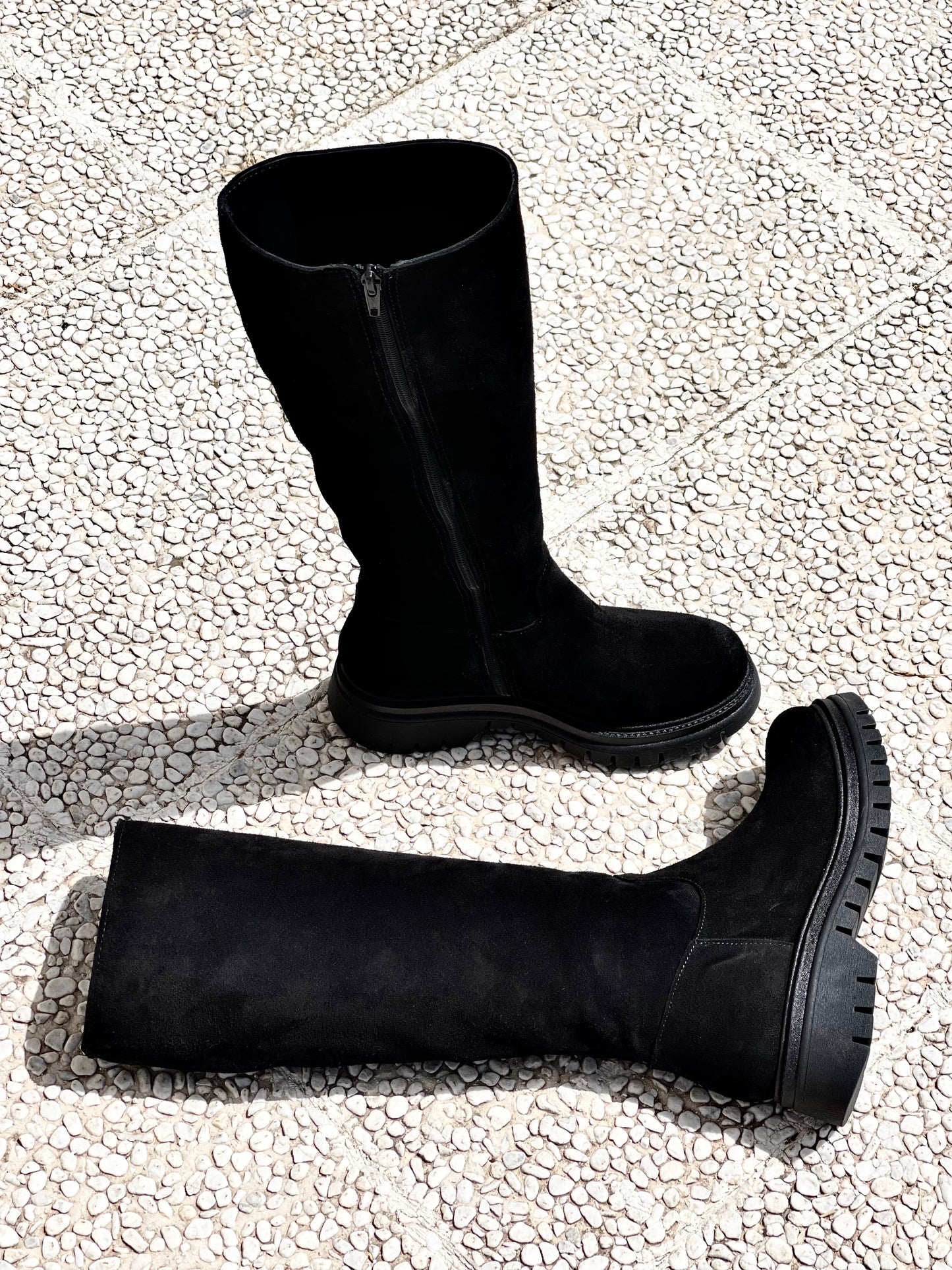 EIGHT BLACK SUEDE