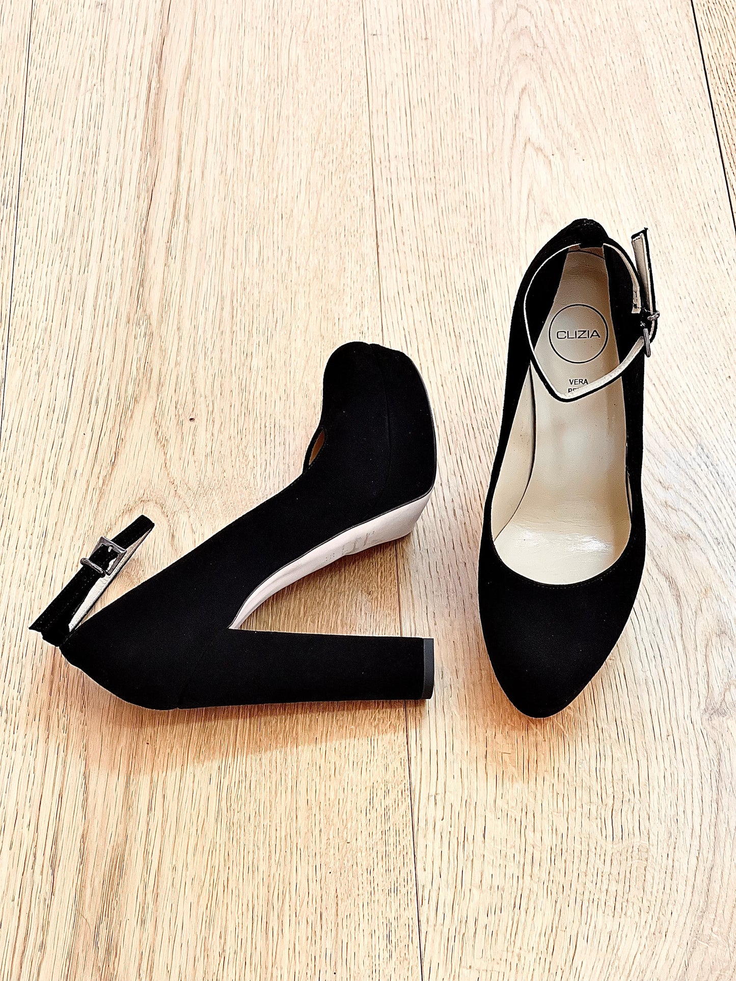 BLACK SUEDE DISK