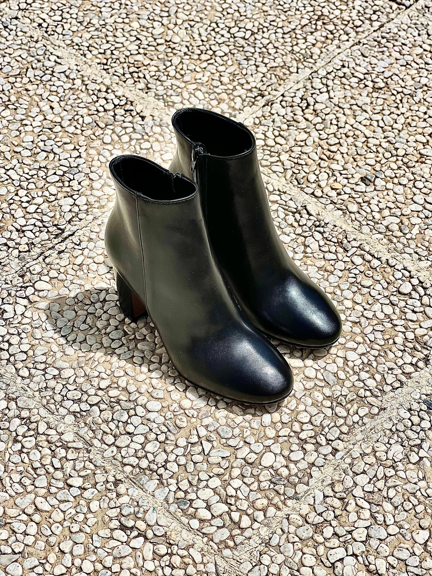 ROMA BLACK