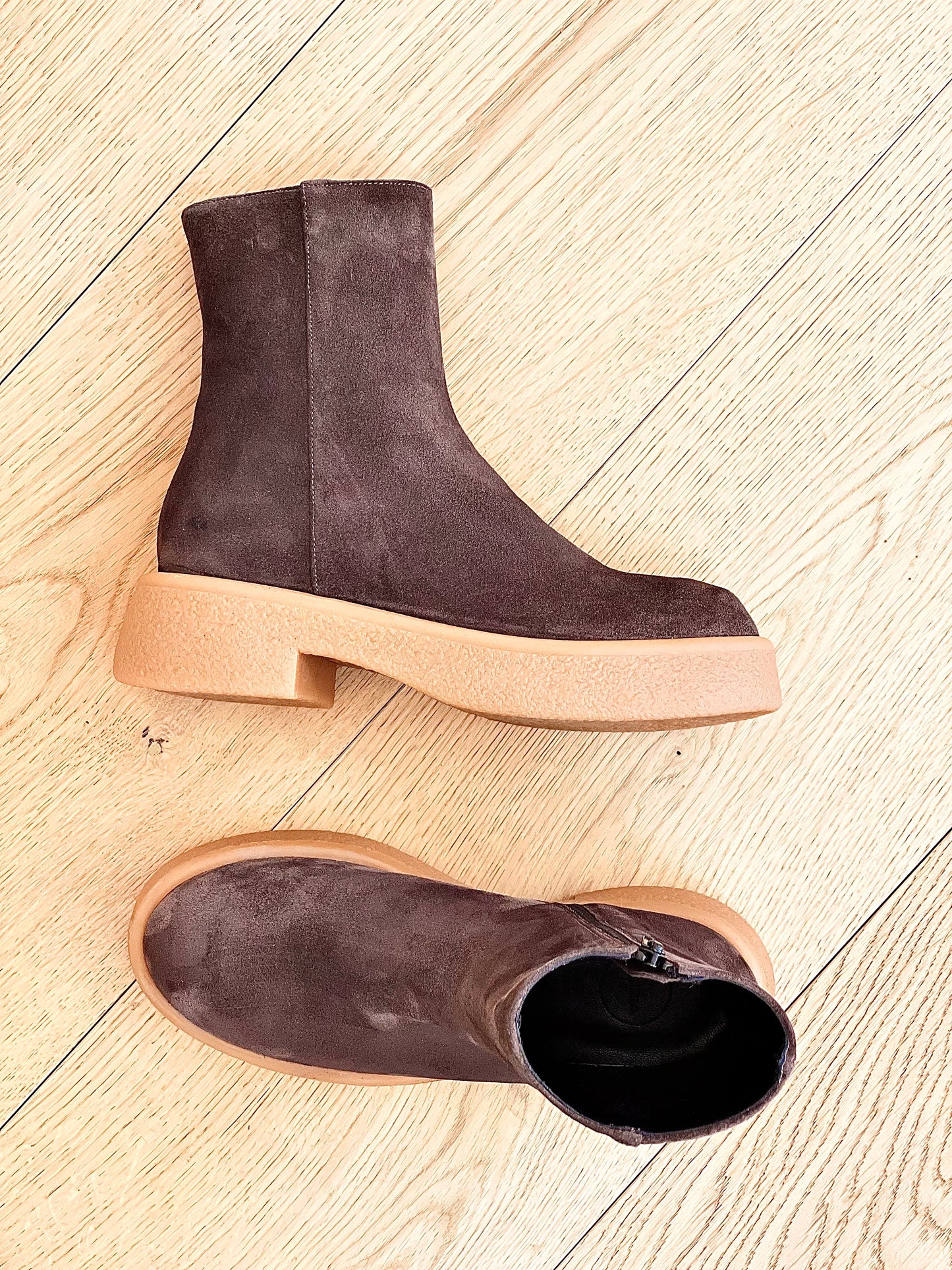 TRAVIS SUEDE BROWN