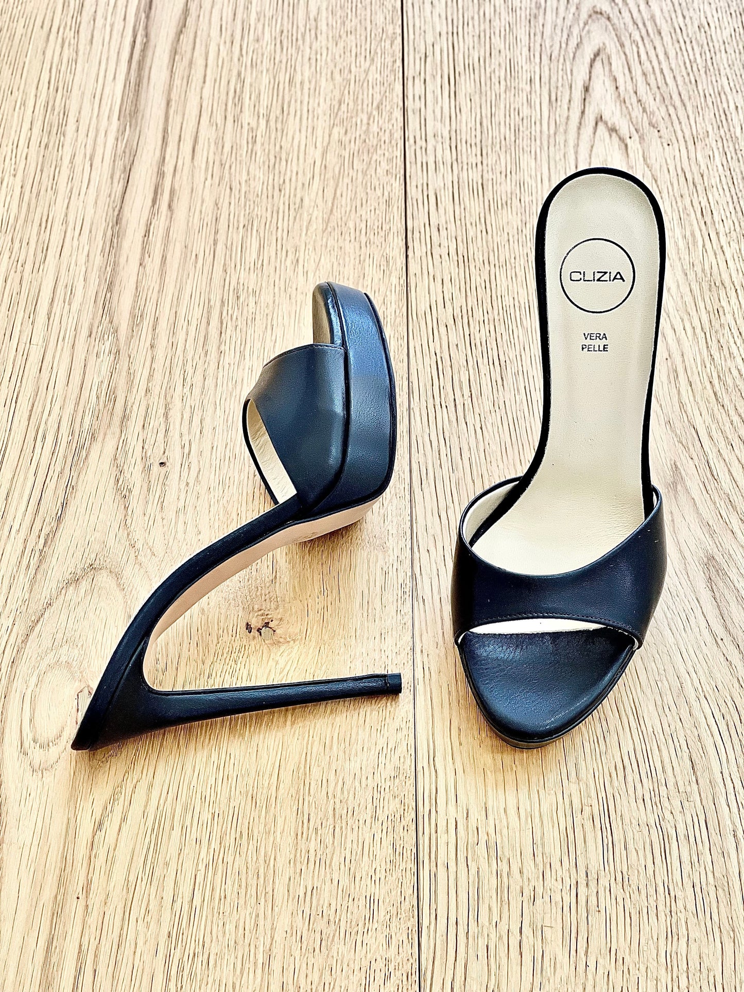 PRISCILLA LEATHER BLACK