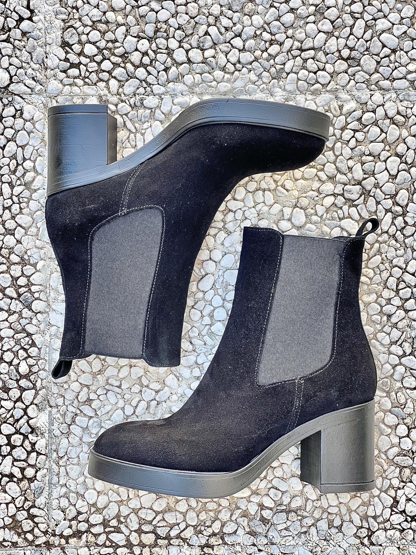 BLACK SUEDE BERN