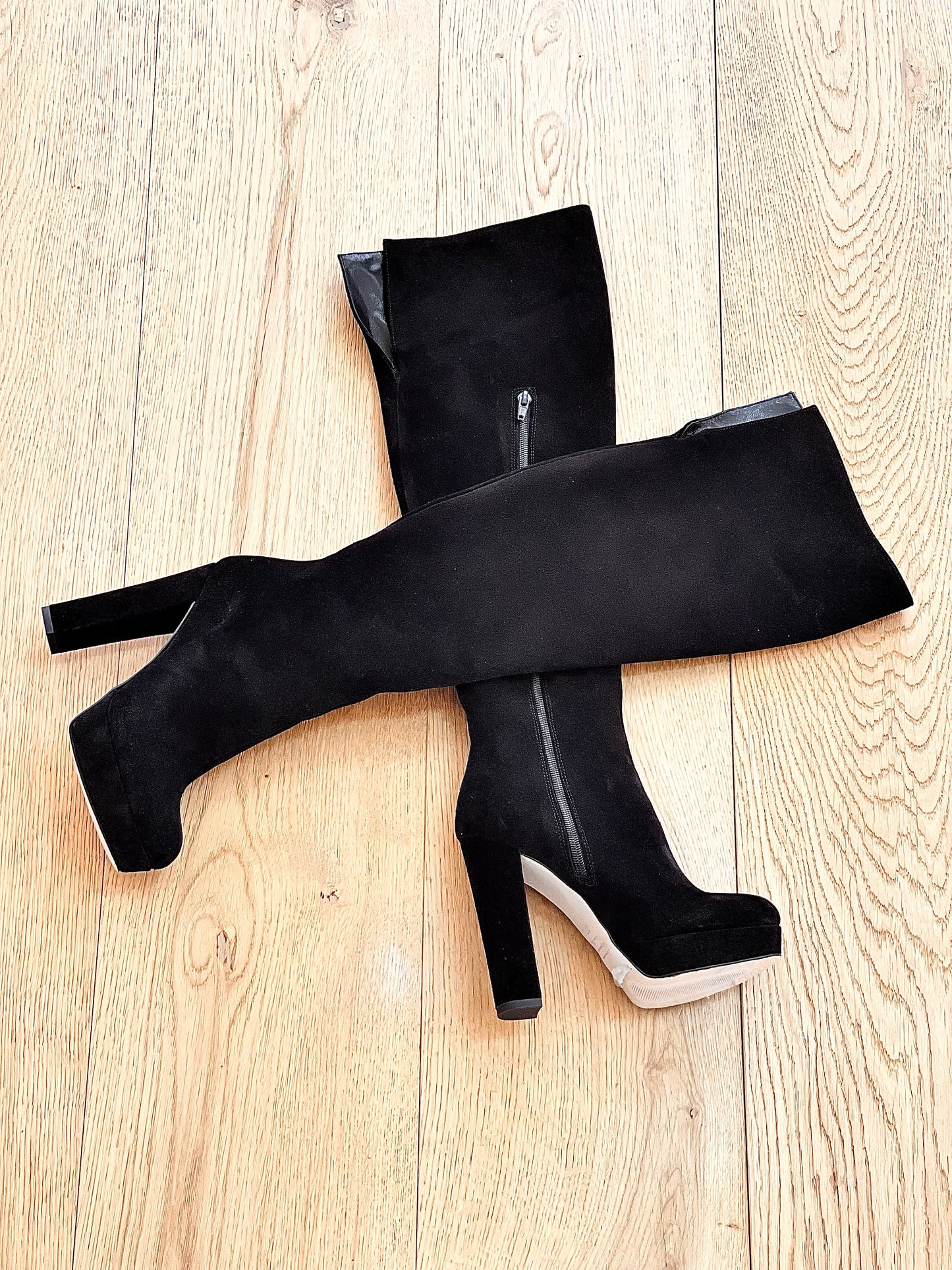 KRISTEN BLACK SUEDE