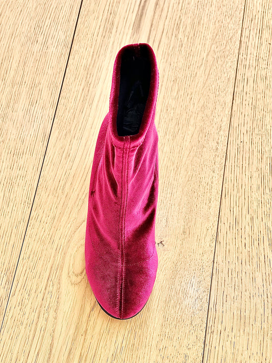 BURGUNDY VELVET GENERATION