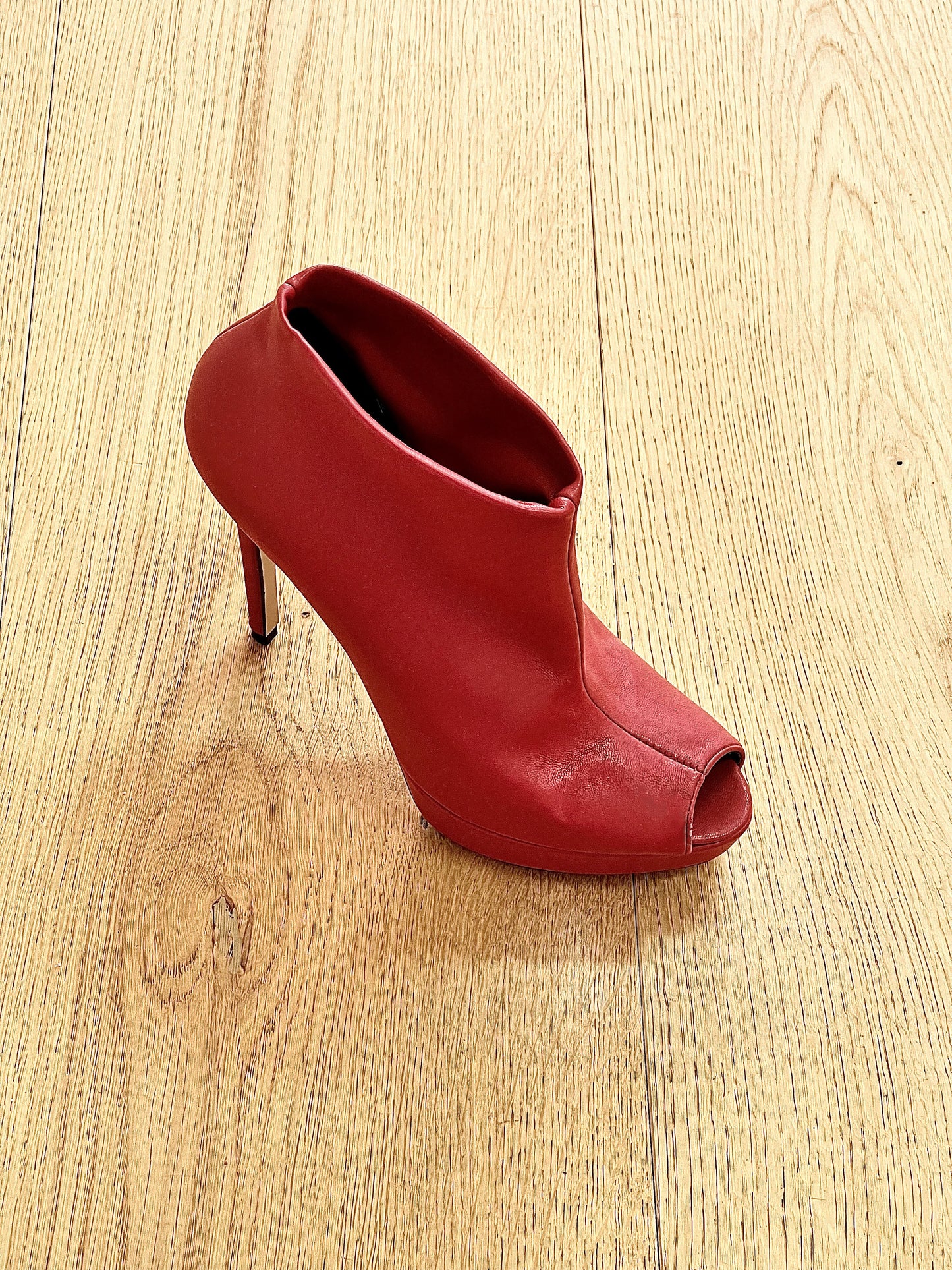 TOKYO LEATHER RED