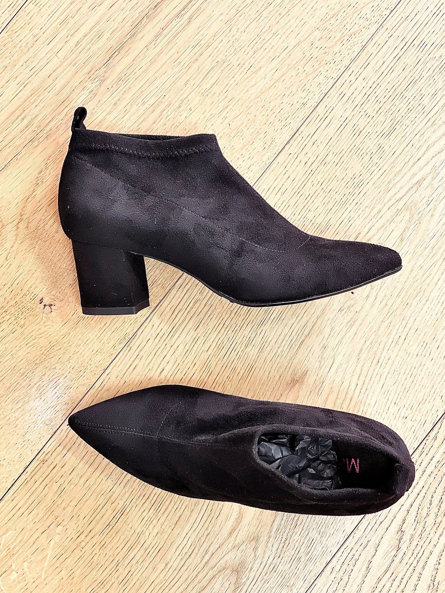 DEVA BLACK SUEDE