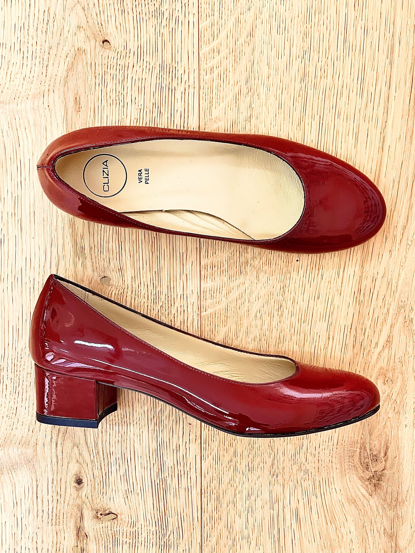 BURGUNDY PATENT LEATHER TAYLOR