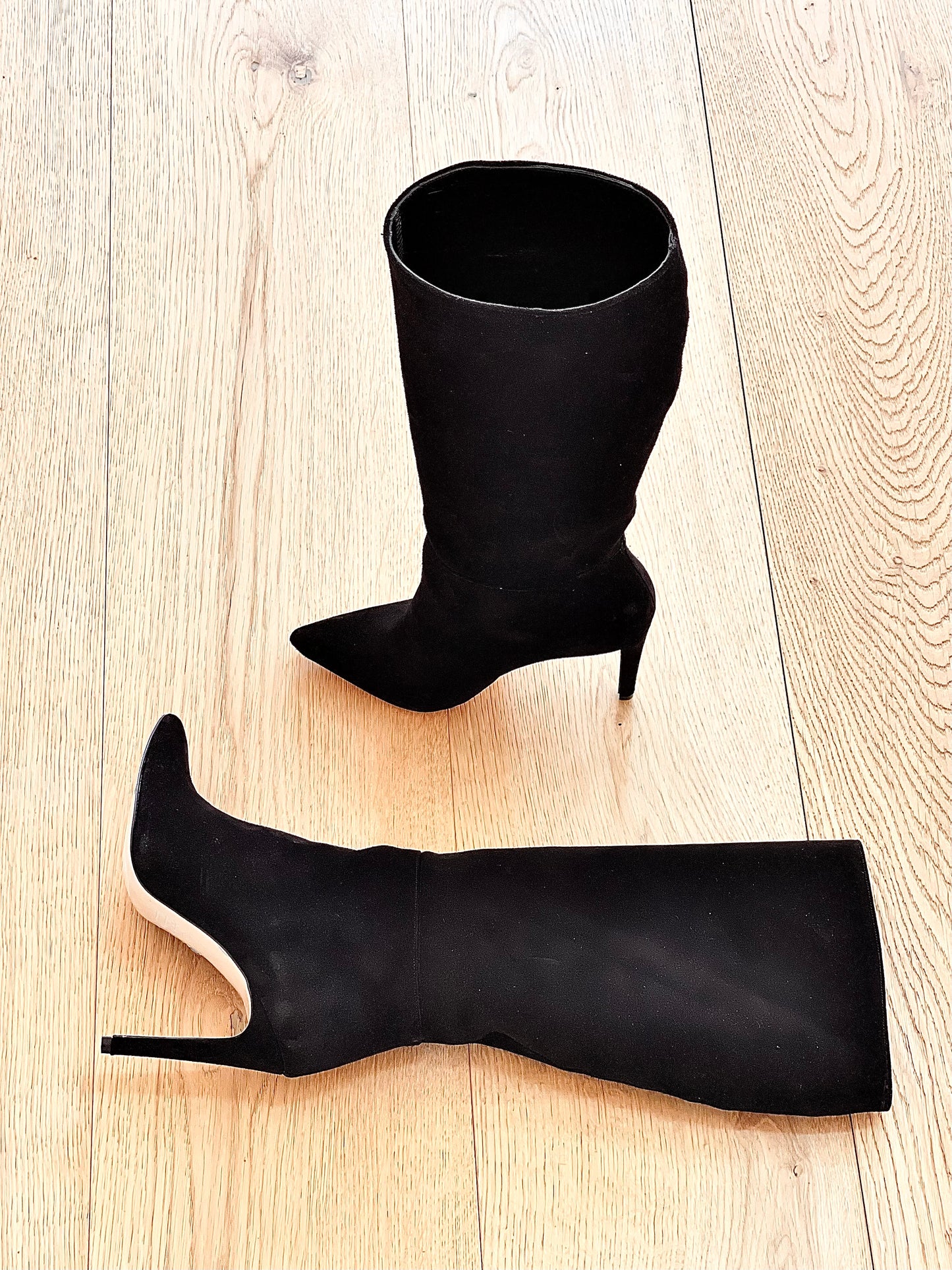 MAYA BLACK SUEDE