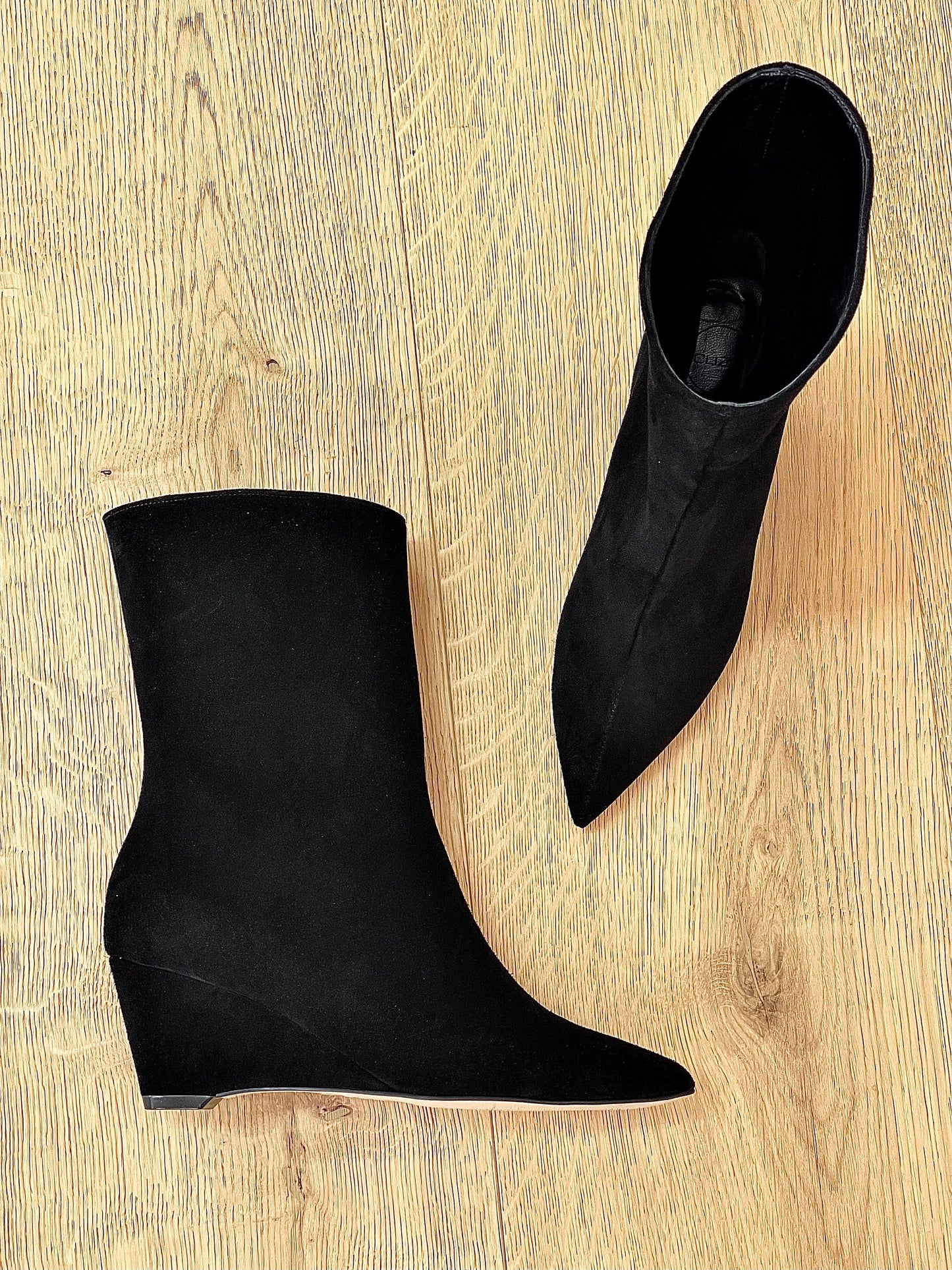BLACK SUEDE SANTIAGO