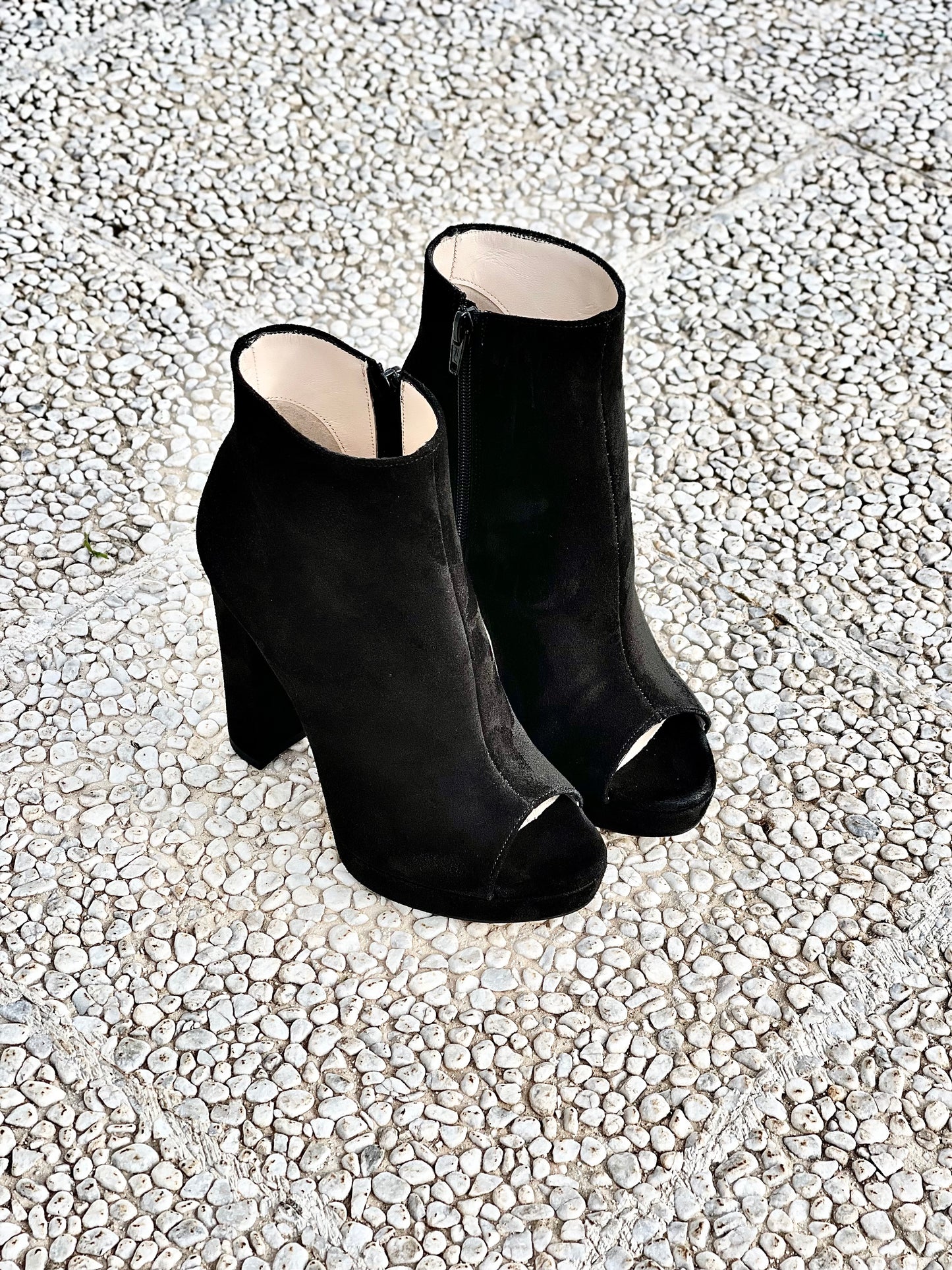 JESSA BLACK SUEDE