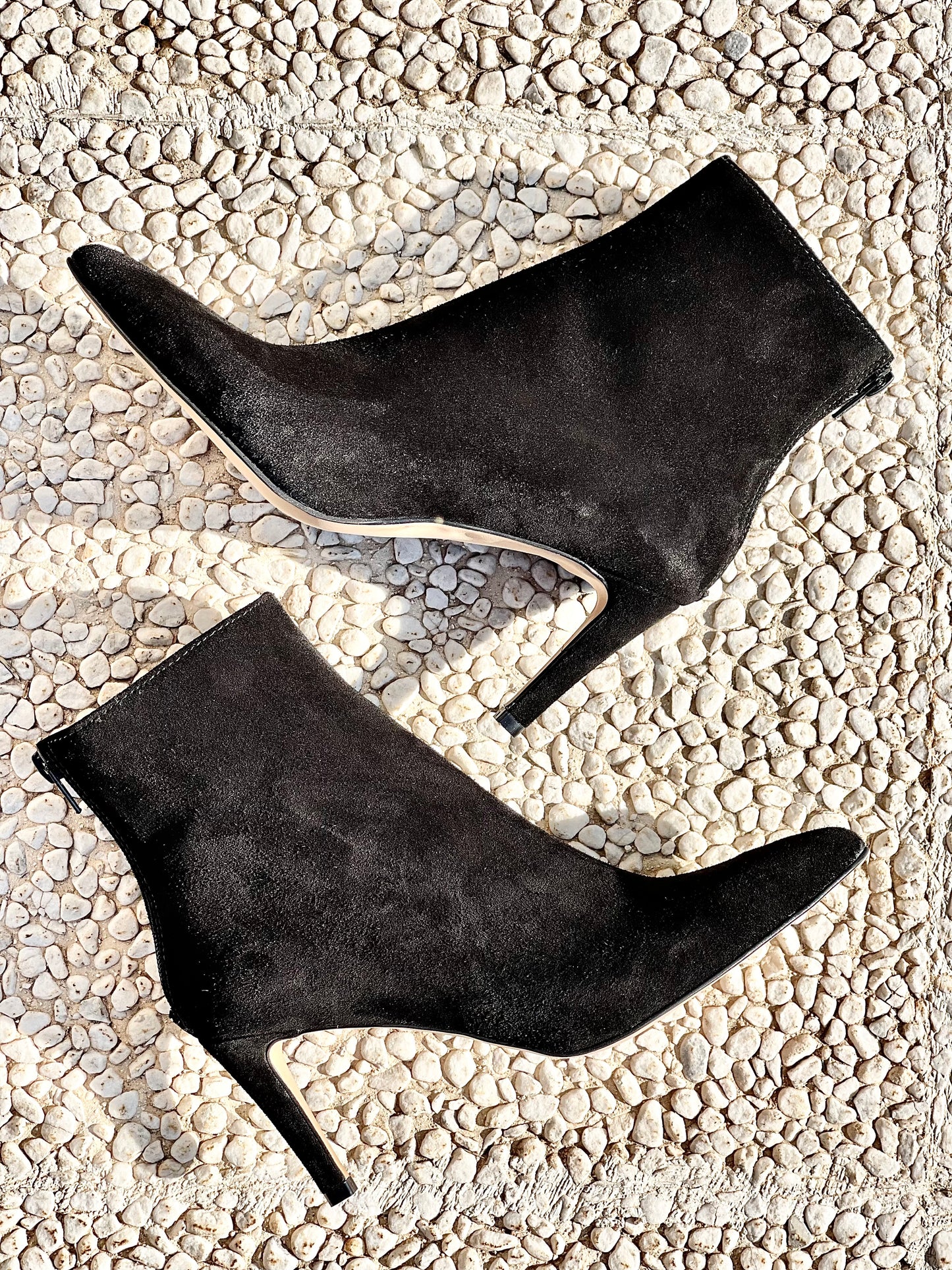 IRIS BLACK SUEDE
