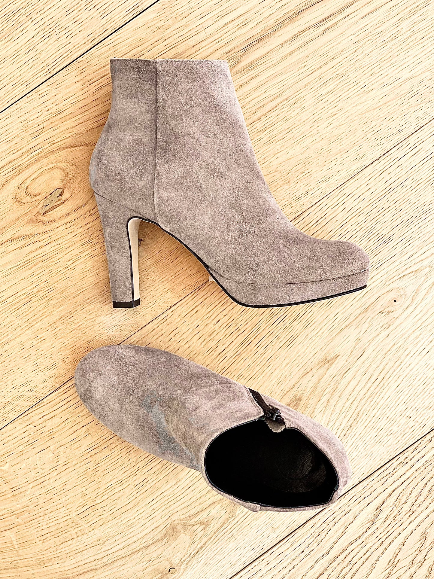 ERIK SUEDE TAUPE
