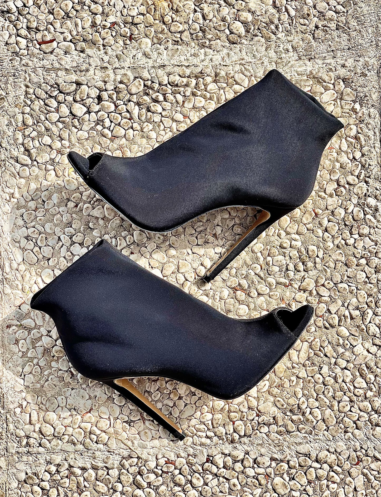 MAUVE LYCRA BLACK