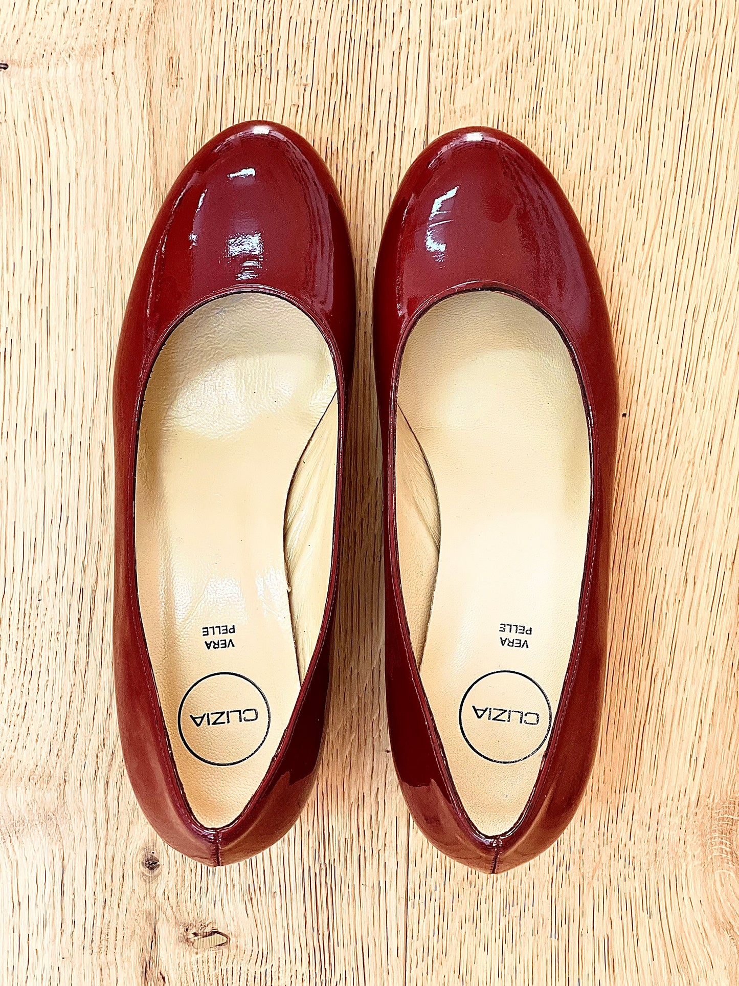 BURGUNDY PATENT LEATHER TAYLOR