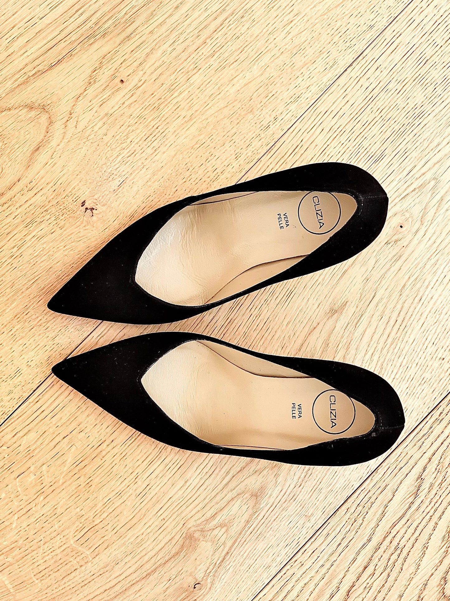 BLACK SUEDE AMALIA