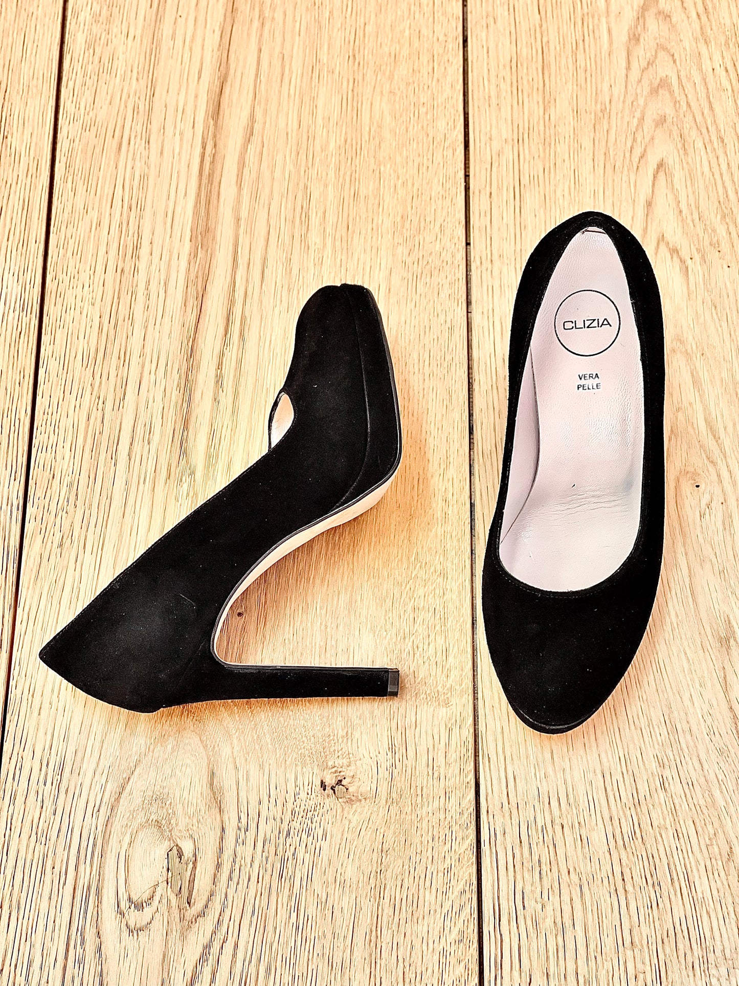 ANNA BLACK SUEDE