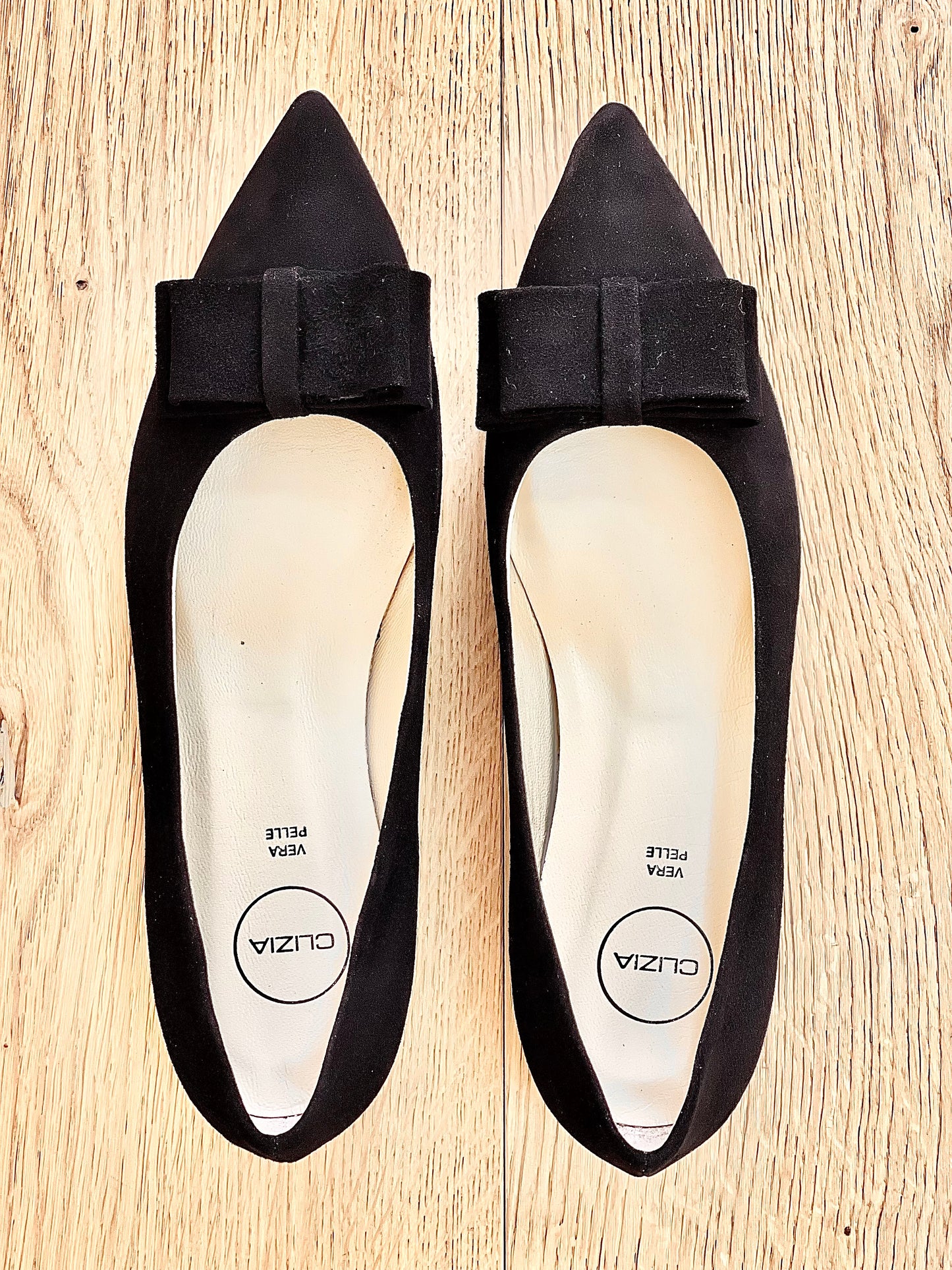BLACK SUEDE COIN