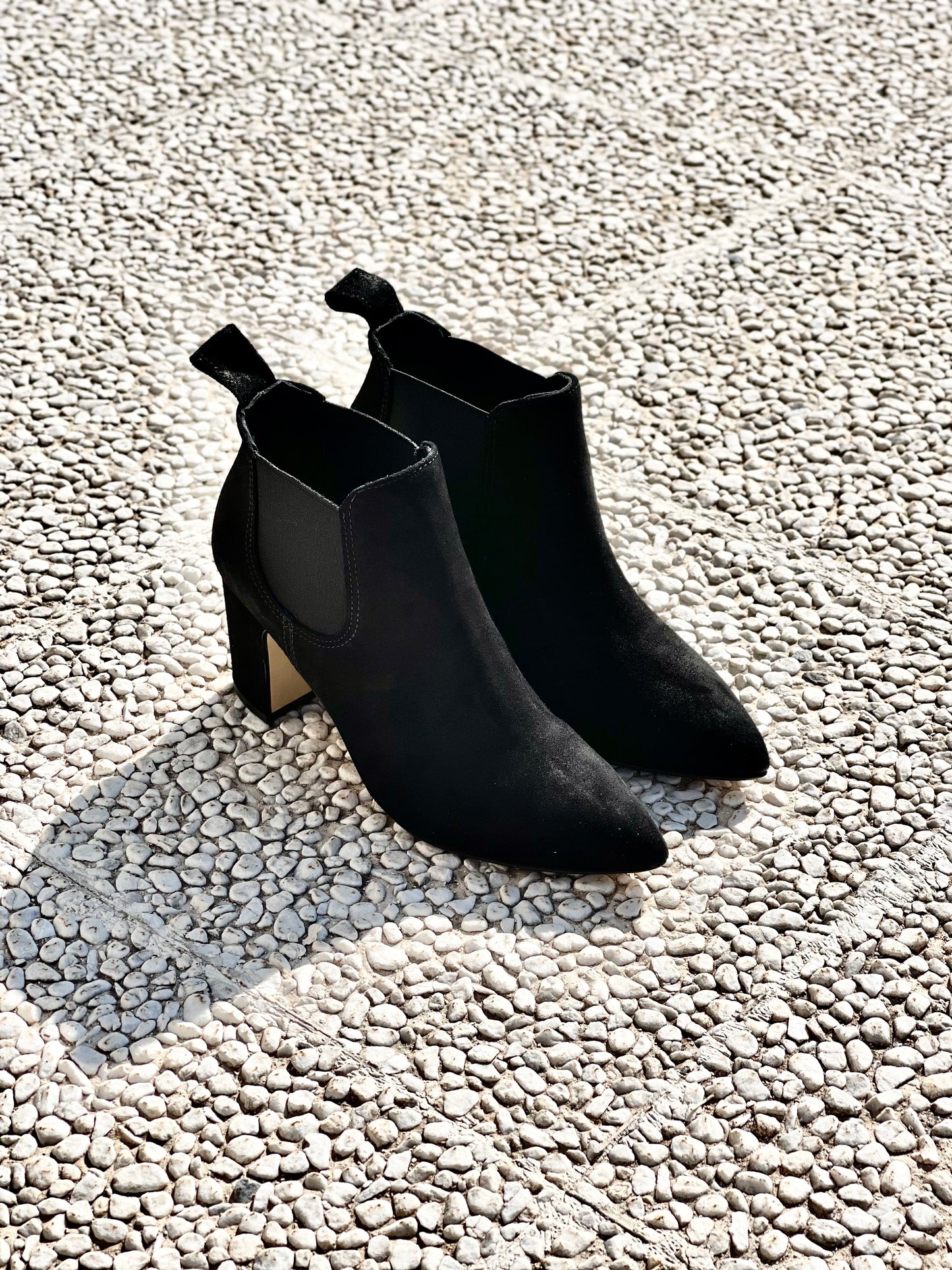 BLACK TUNDRA SUEDE