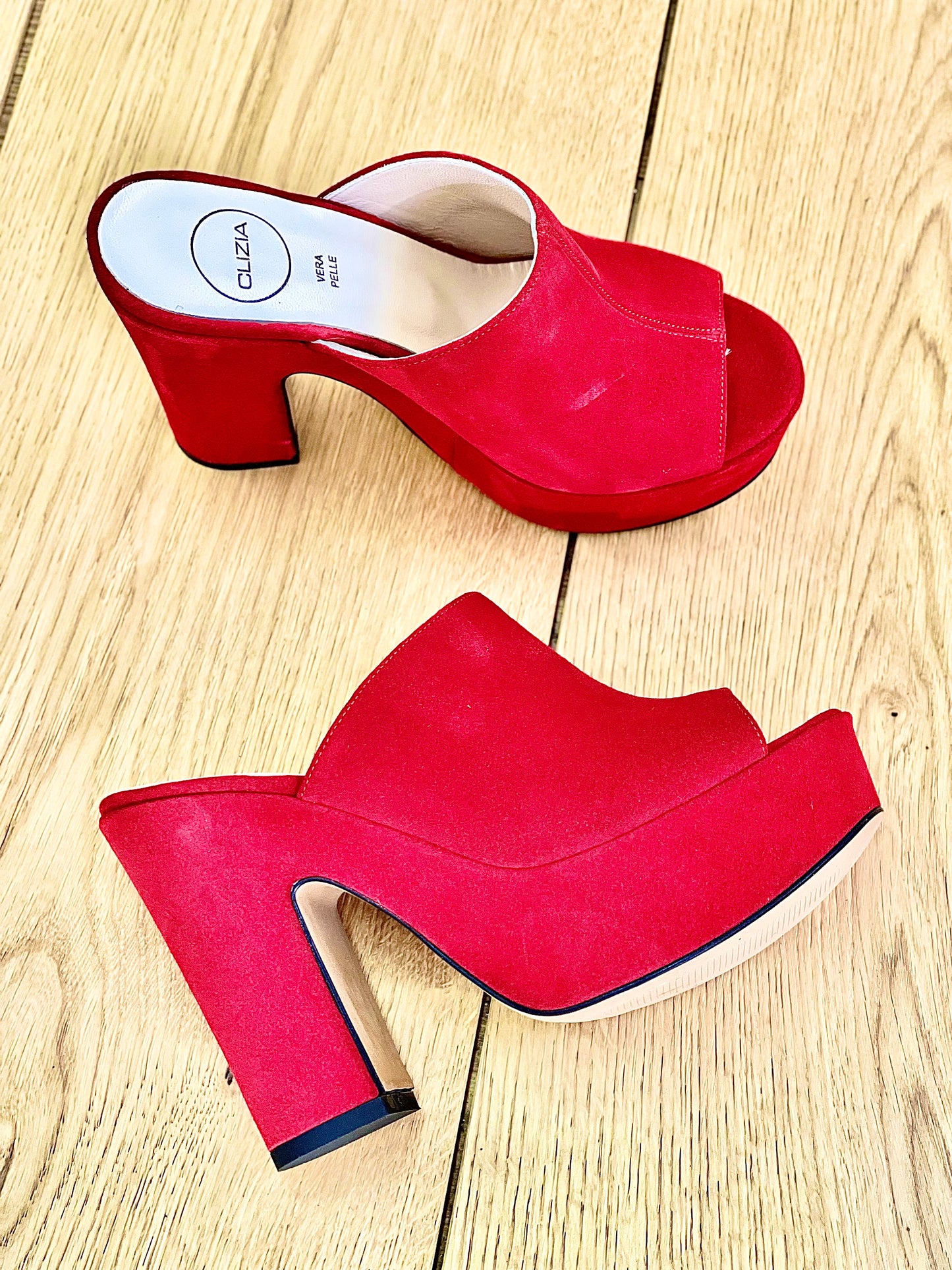 BANGKOK RED SUEDE
