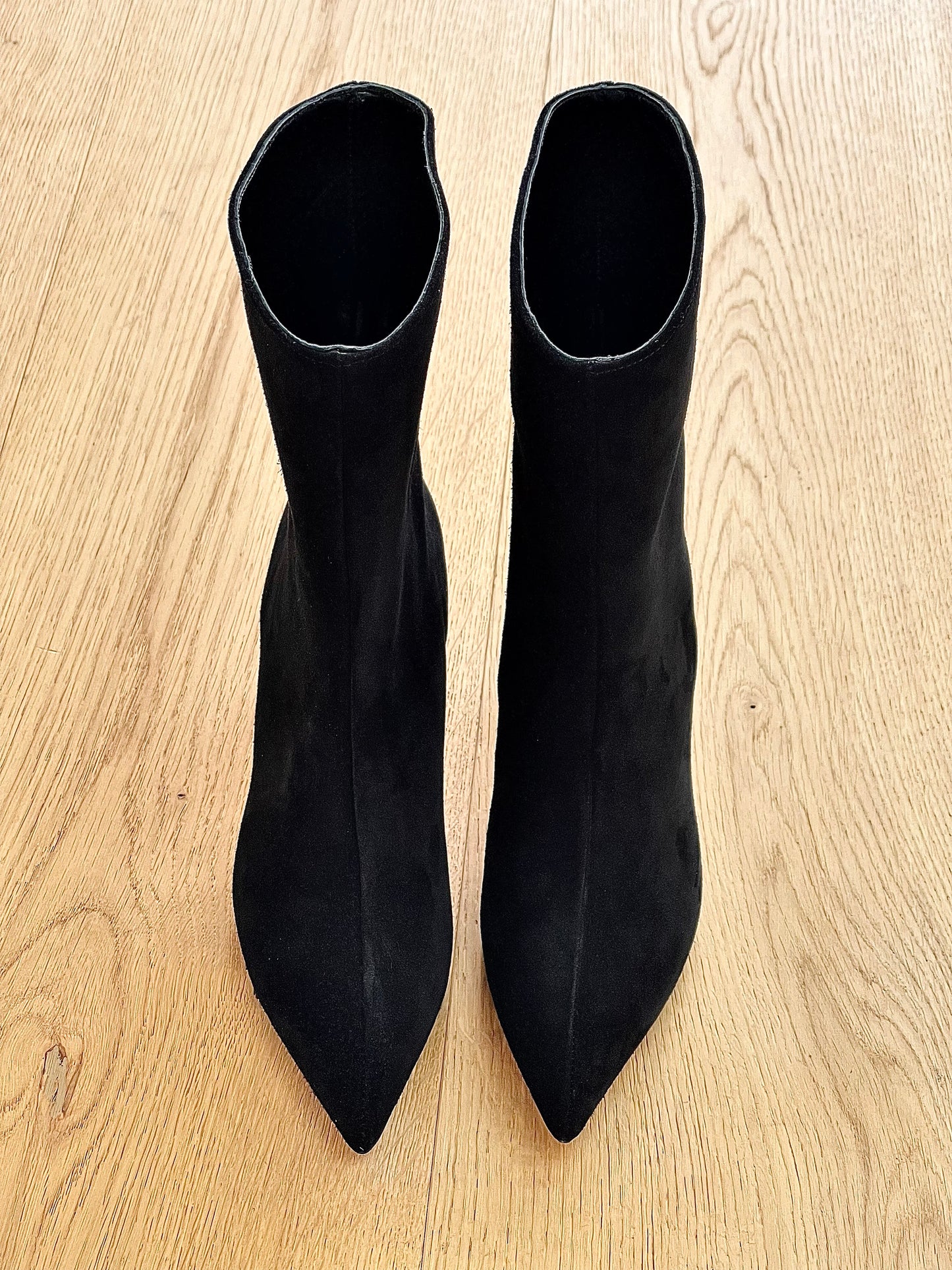 MERLIN BLACK SUEDE