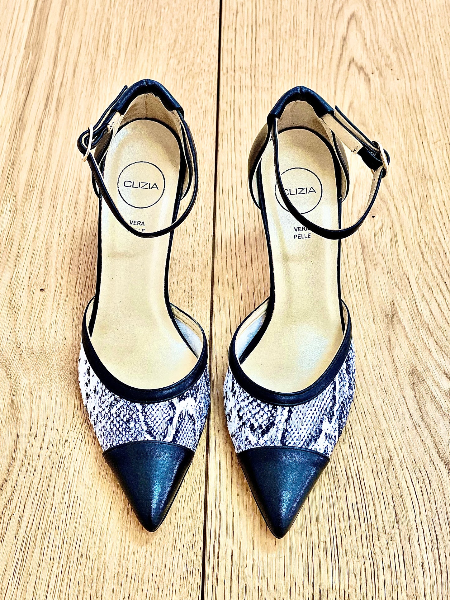 ROSE BLACK