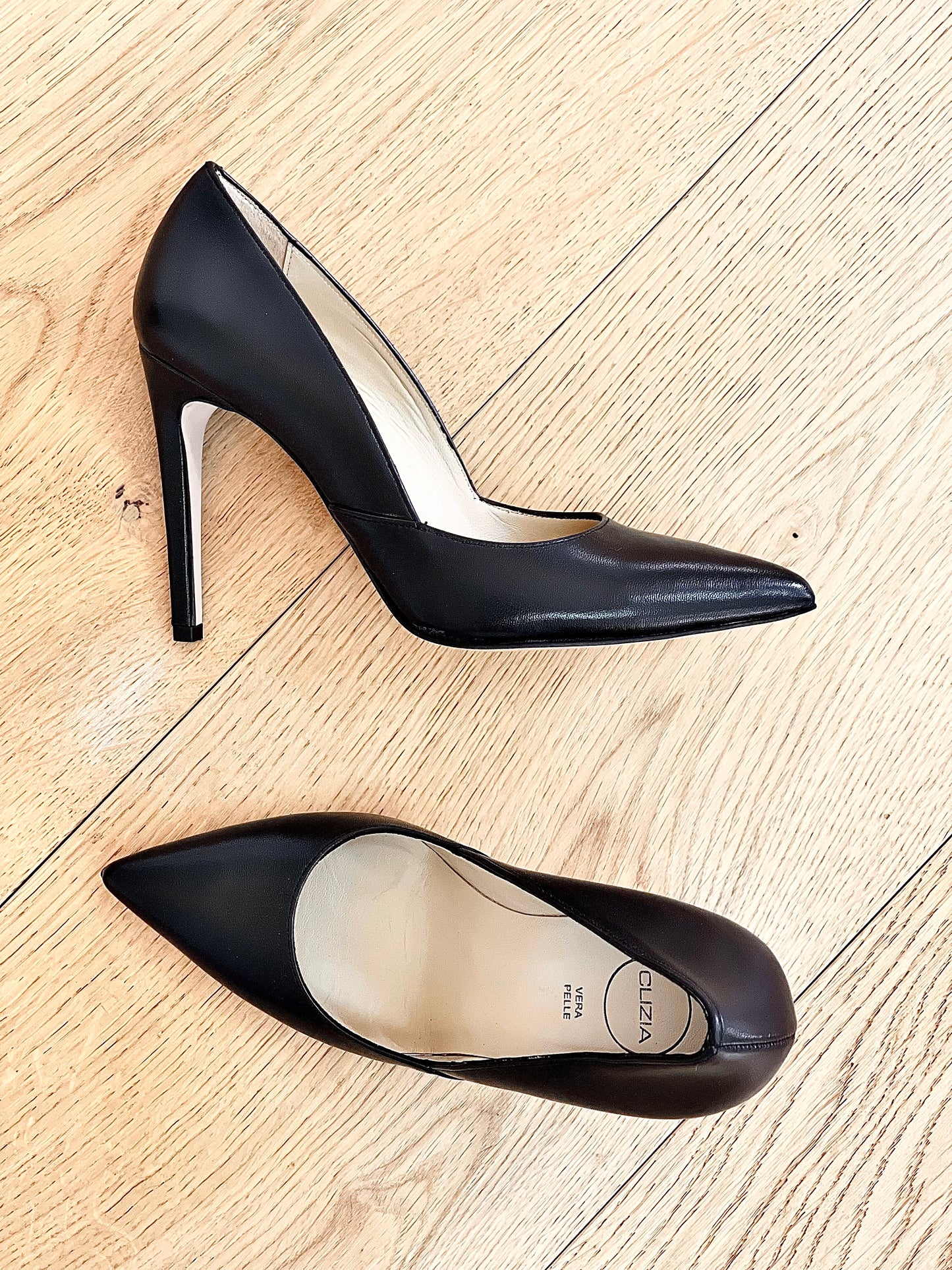 YAKINA LEATHER BLACK