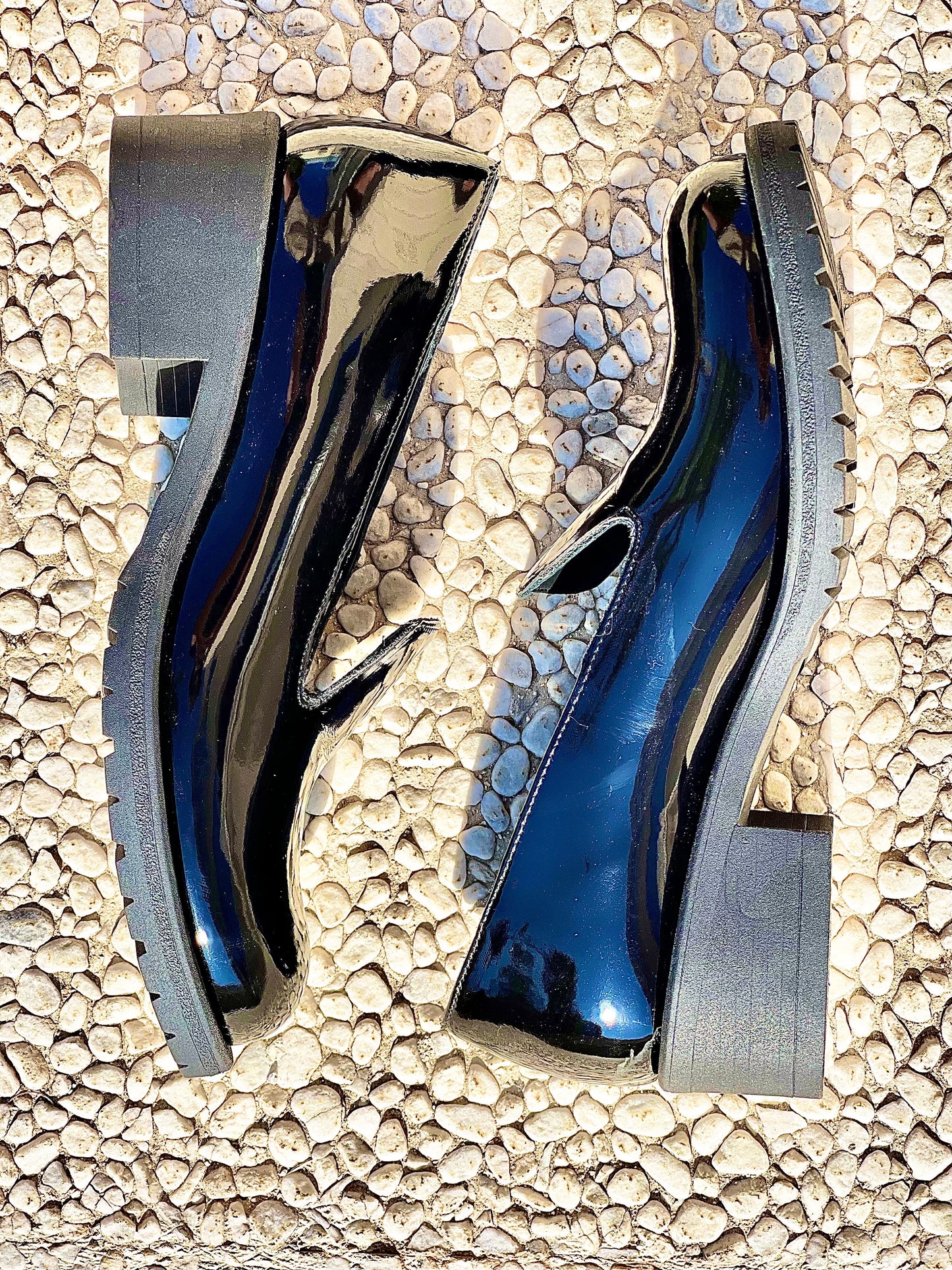 KIKO BLACK PATENT LEATHER