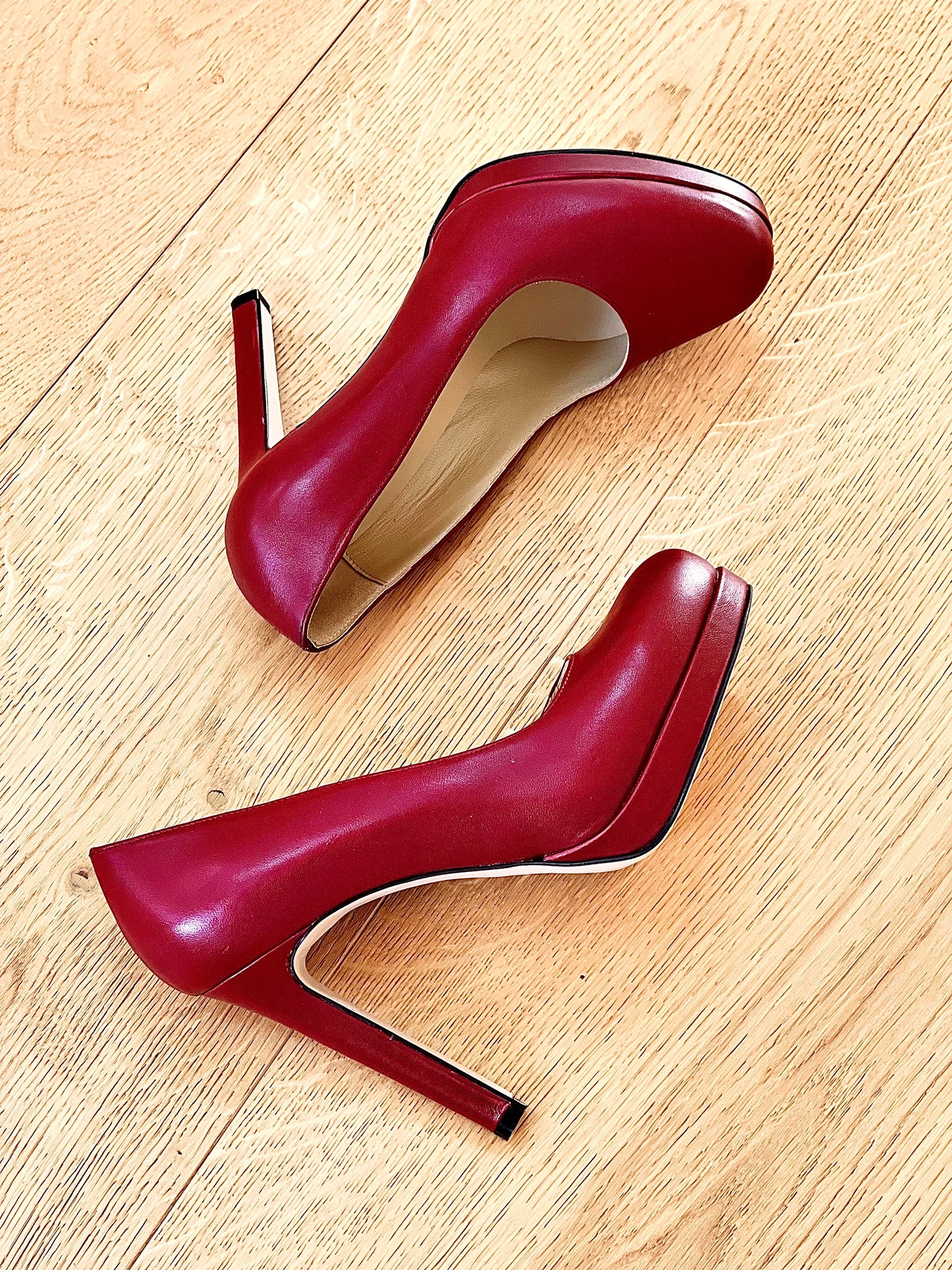 ANNA BURGUNDY LEATHER