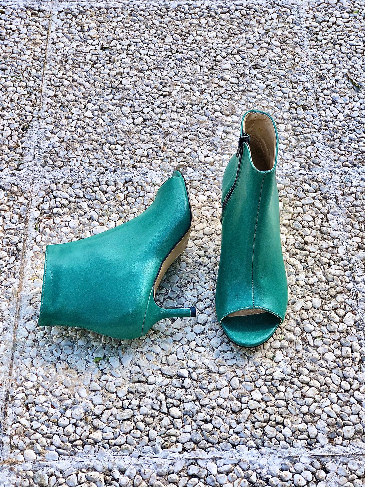 AFRICA GREEN LEATHER