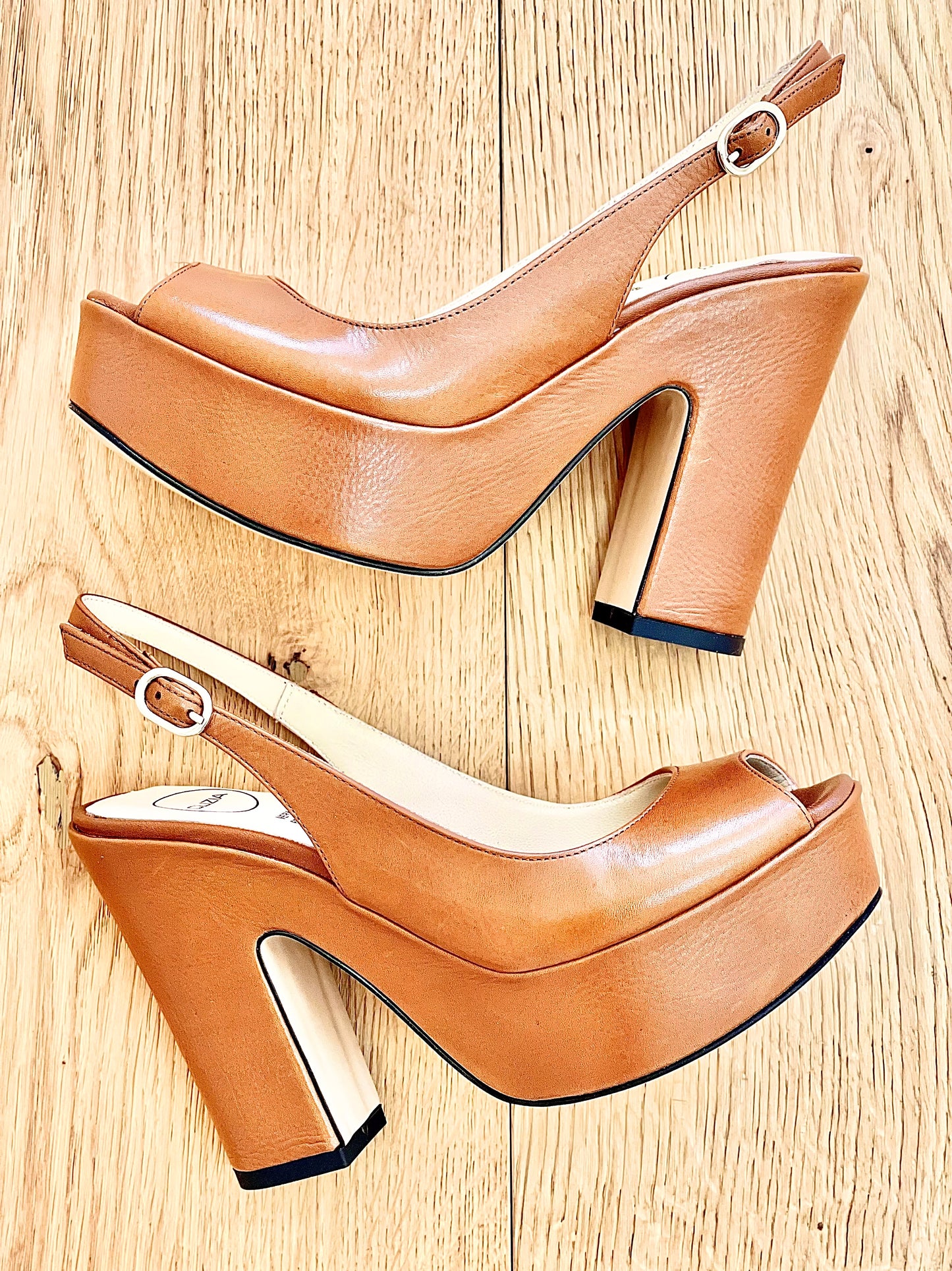 HELLEN COGNAC LEATHER