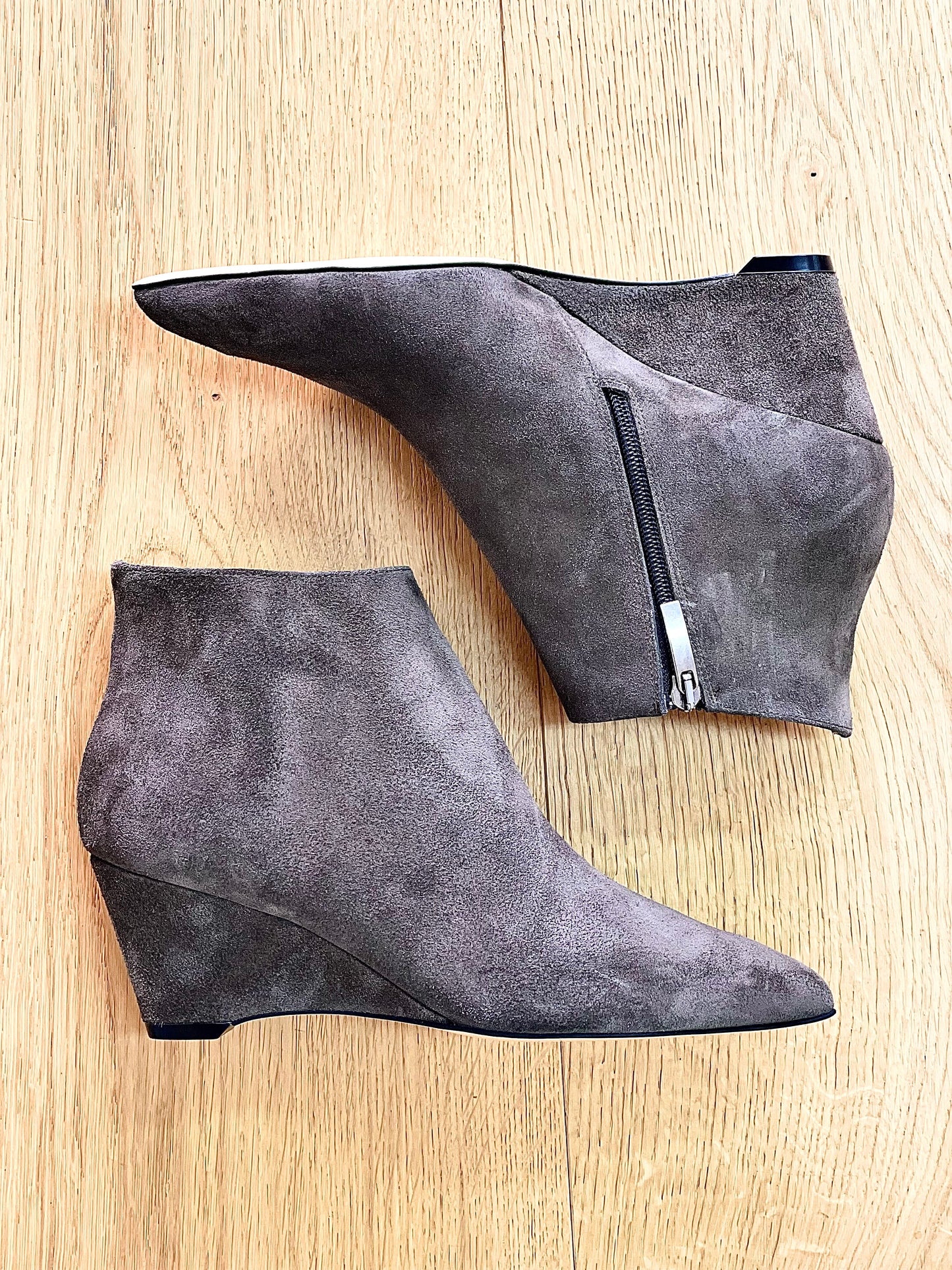 KRYSHA GRAY SUEDE