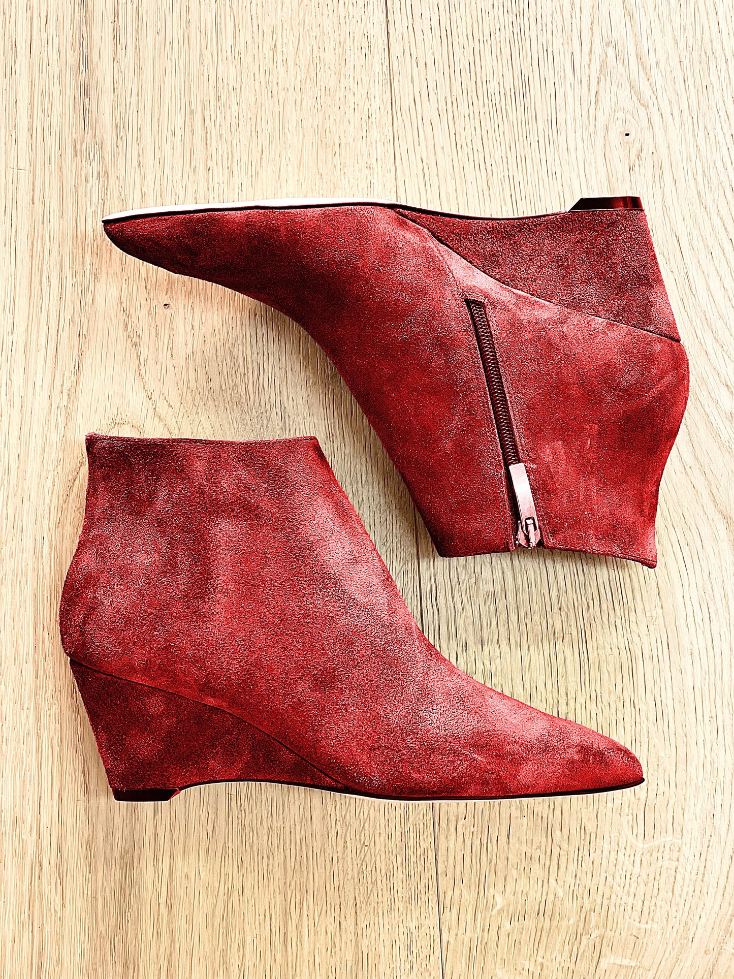 KRYSHA RED SUEDE