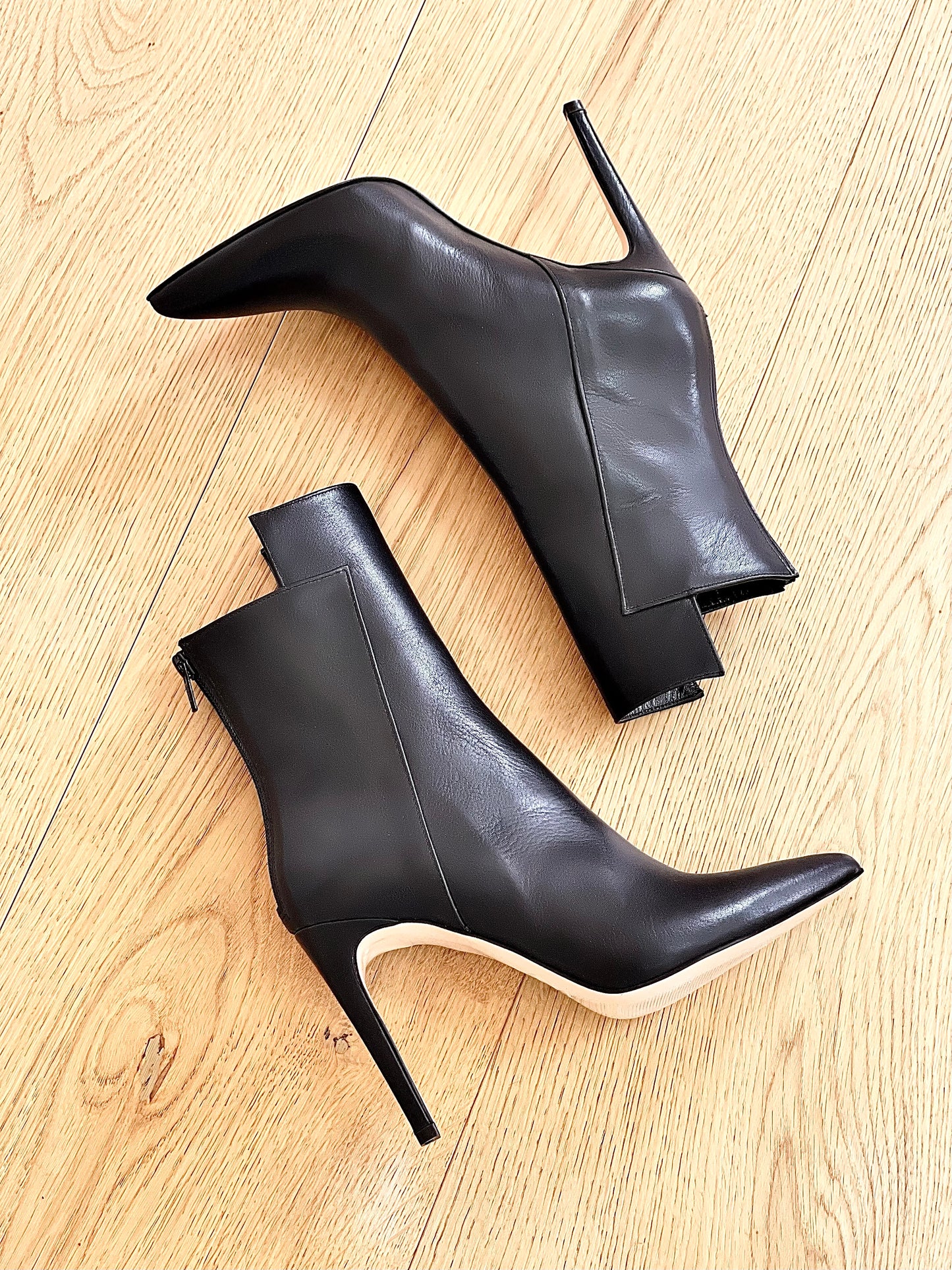 LEVEL BLACK LEATHER