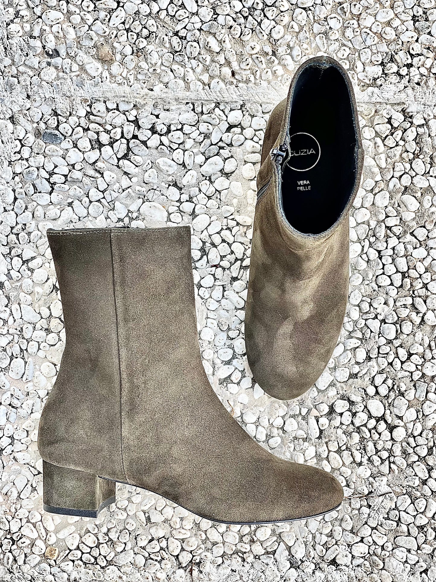 MAXIM KHAKI SUEDE