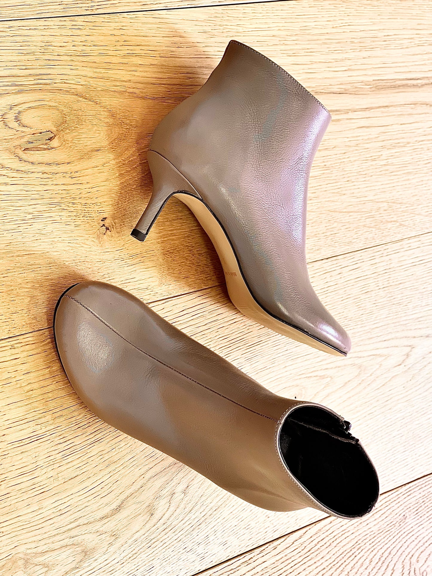 HEDO TAUPE LEATHER